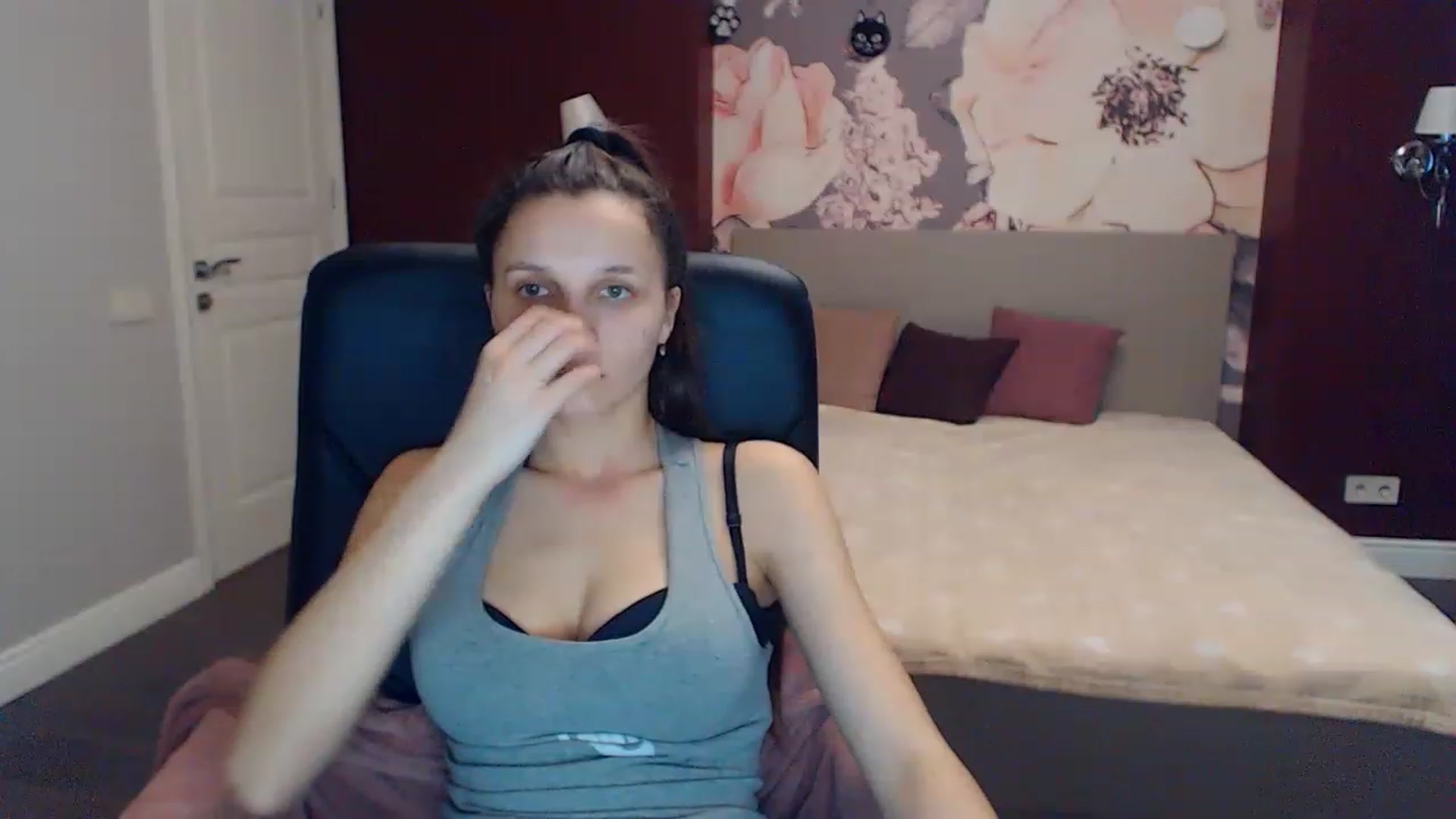 Gallery image thumbnail from Karina_Mils's myfreecams stream on, 01/29/2023, 13:05 image 18 of 20