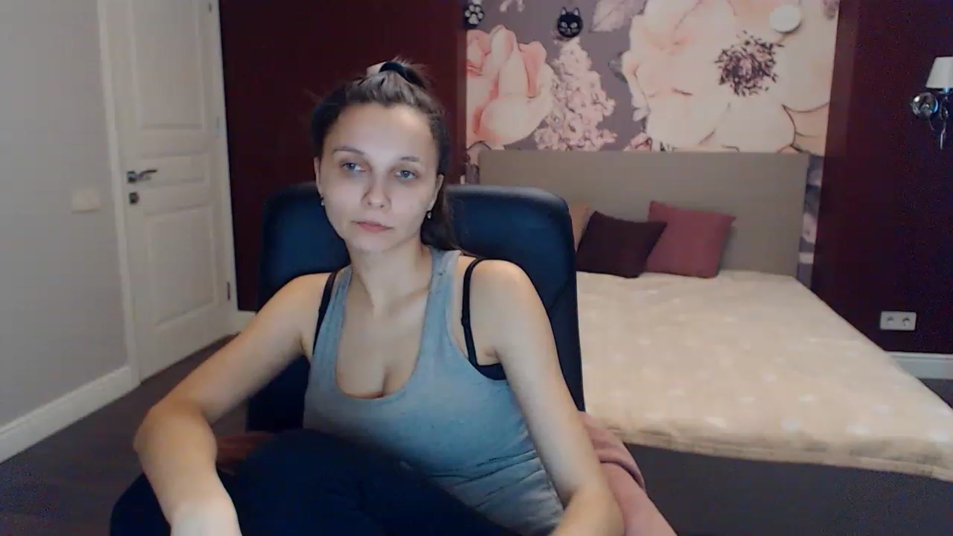 Gallery image thumbnail from Karina_Mils's myfreecams stream on, 01/29/2023, 13:05 image 4 of 20
