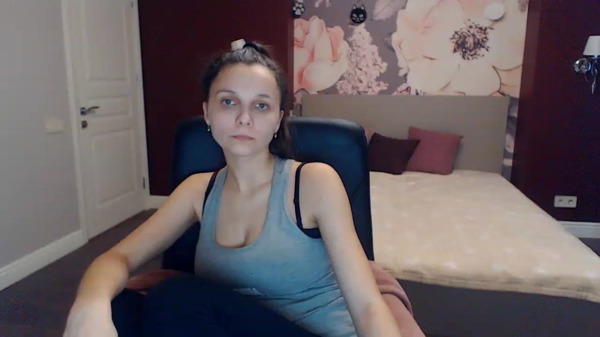 Gallery image thumbnail from Karina_Mils's myfreecams stream on, 01/29/2023, 13:05 image 13 of 20