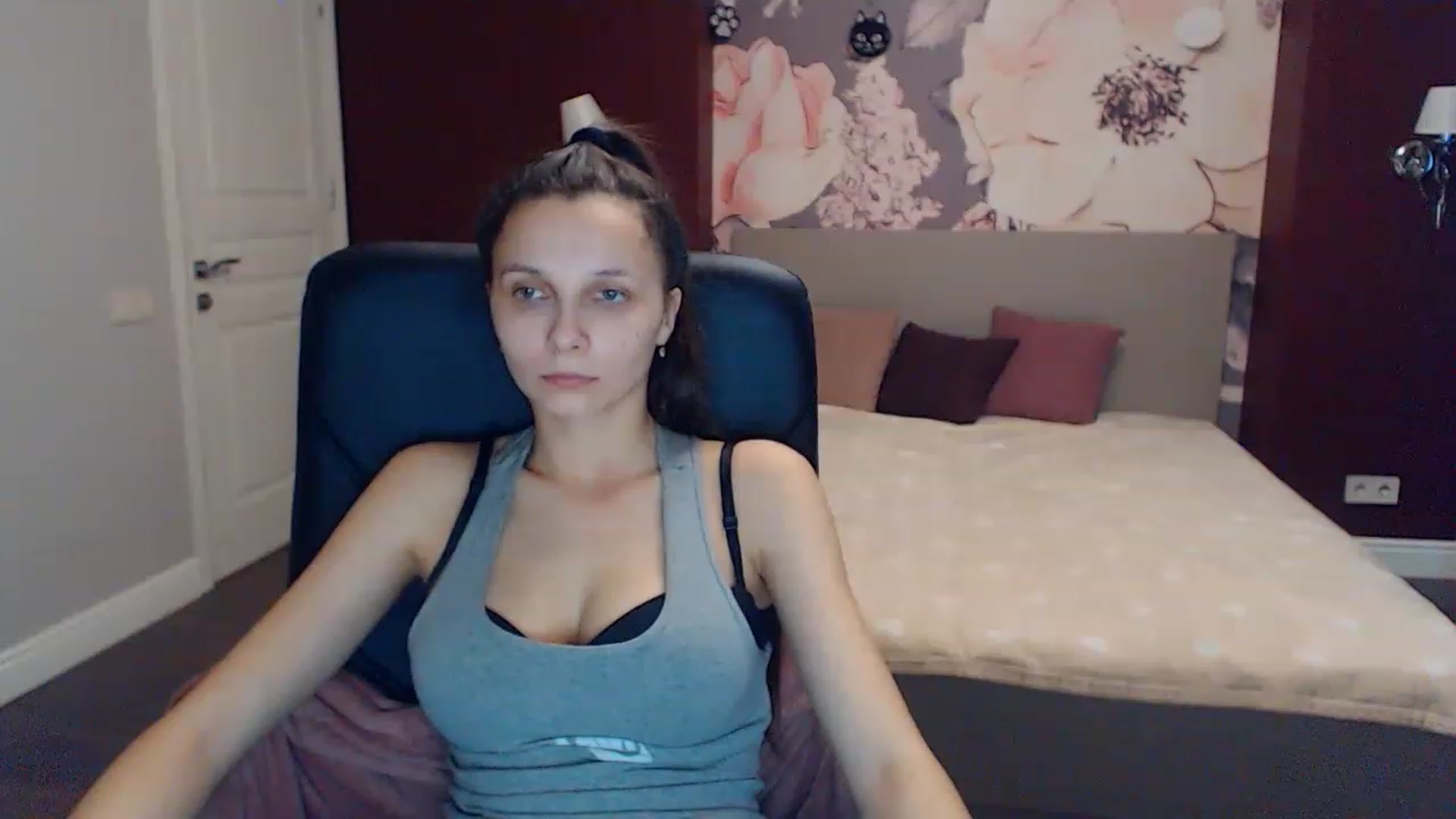 Gallery image thumbnail from Karina_Mils's myfreecams stream on, 01/29/2023, 13:05 image 19 of 20