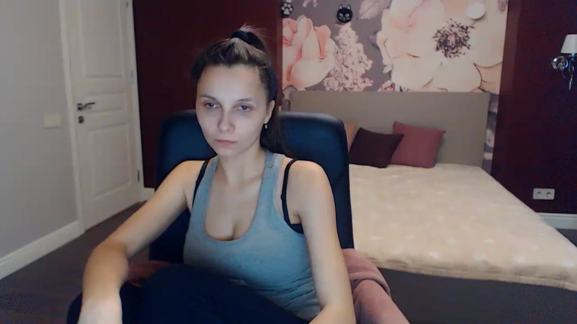 Gallery image thumbnail from Karina_Mils's myfreecams stream on, 01/29/2023, 13:05 image 10 of 20