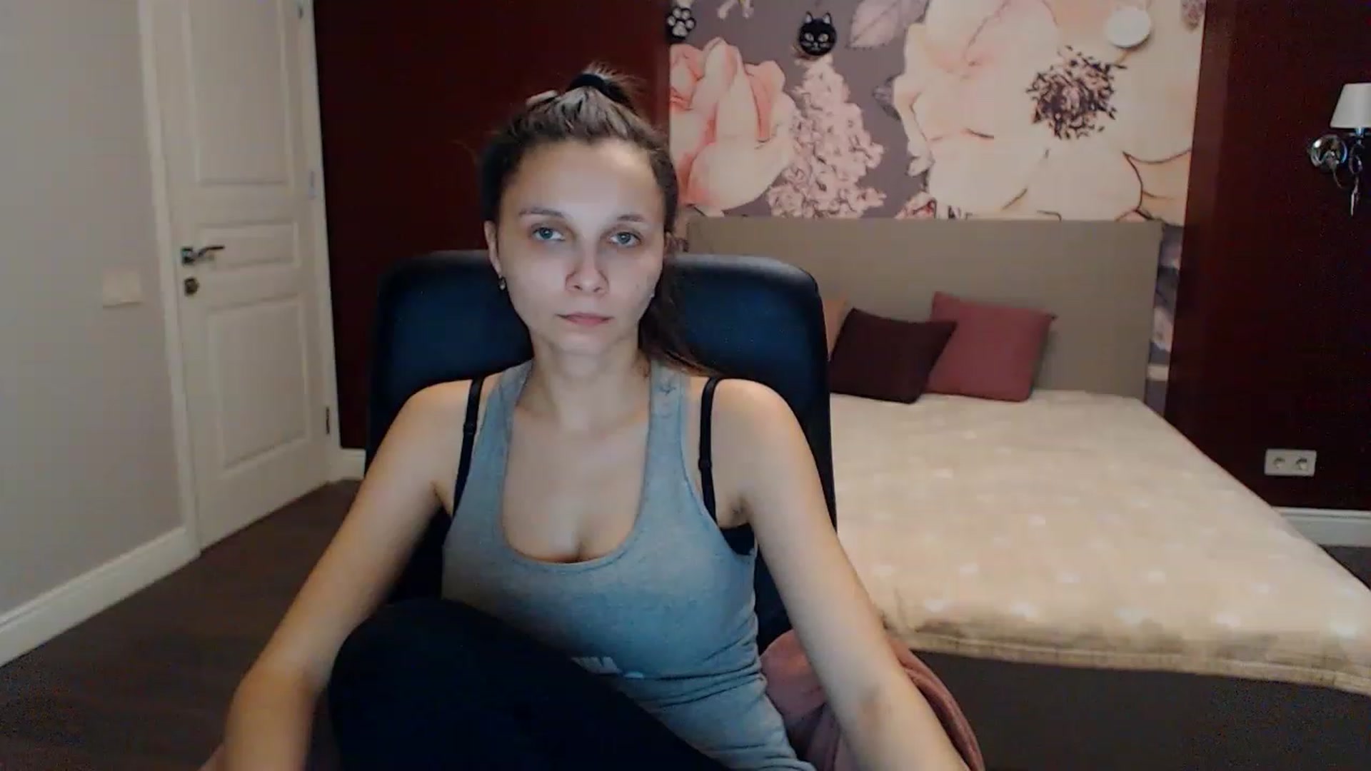 Gallery image thumbnail from Karina_Mils's myfreecams stream on, 01/29/2023, 13:41 image 8 of 20