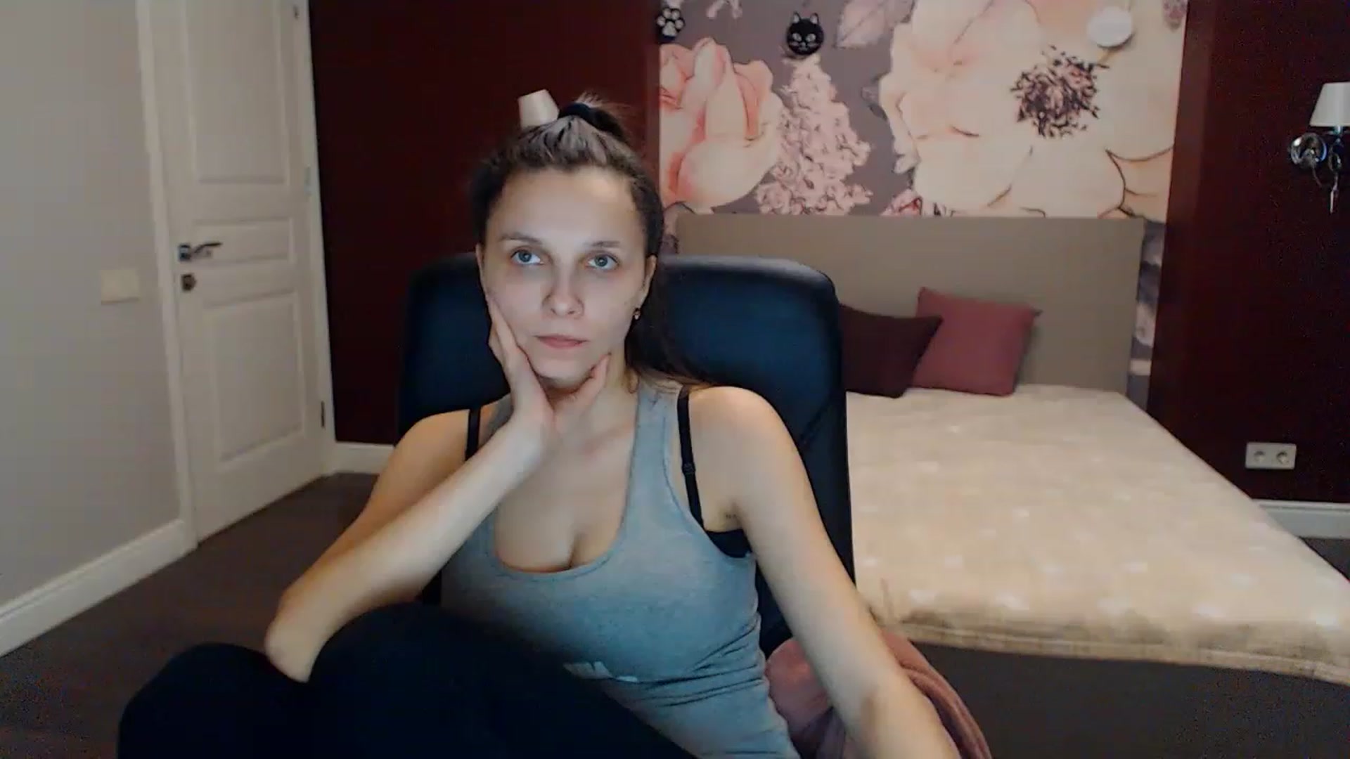 Gallery image thumbnail from Karina_Mils's myfreecams stream on, 01/29/2023, 13:41 image 16 of 20