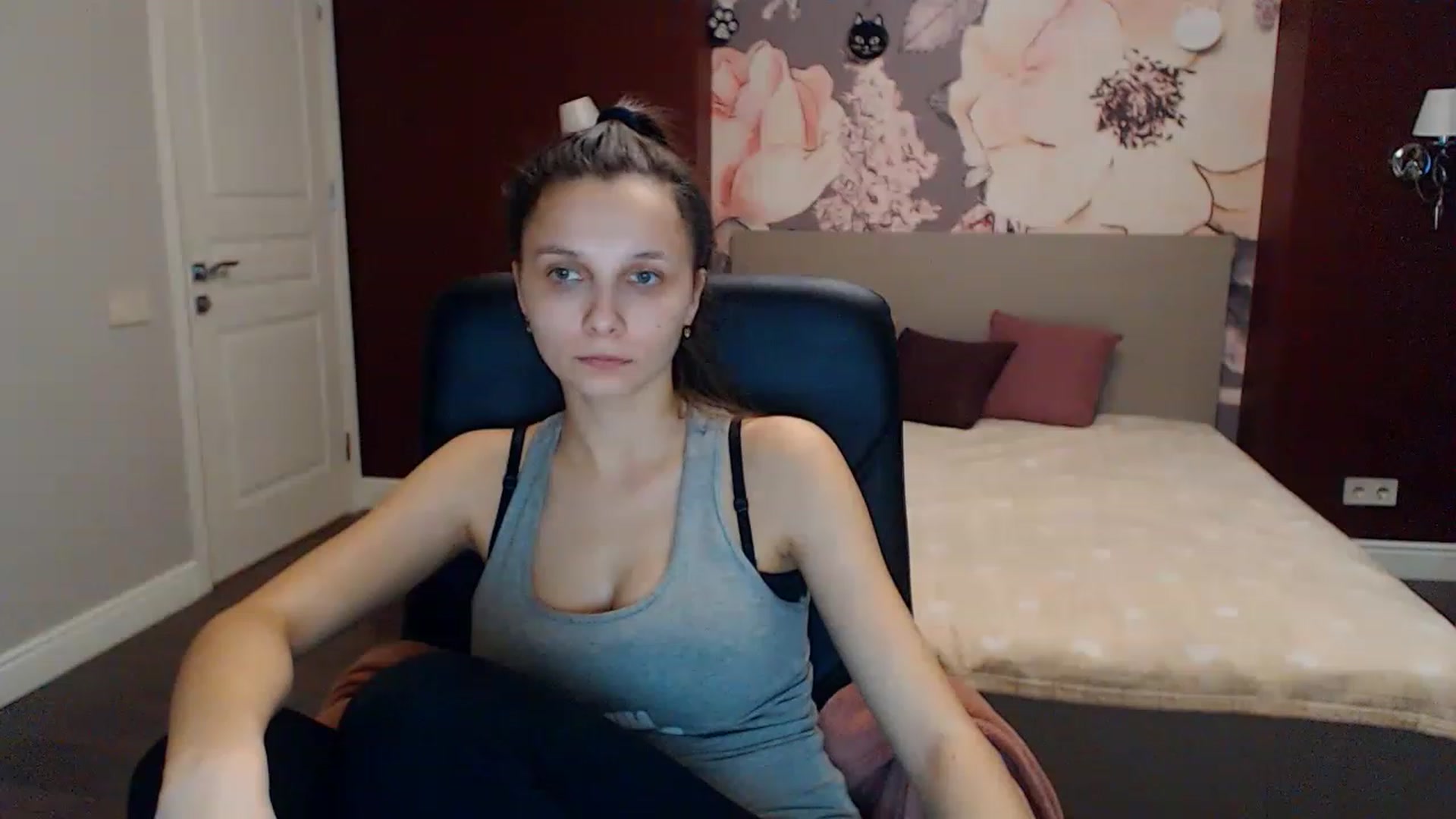 Gallery image thumbnail from Karina_Mils's myfreecams stream on, 01/29/2023, 13:41 image 13 of 20