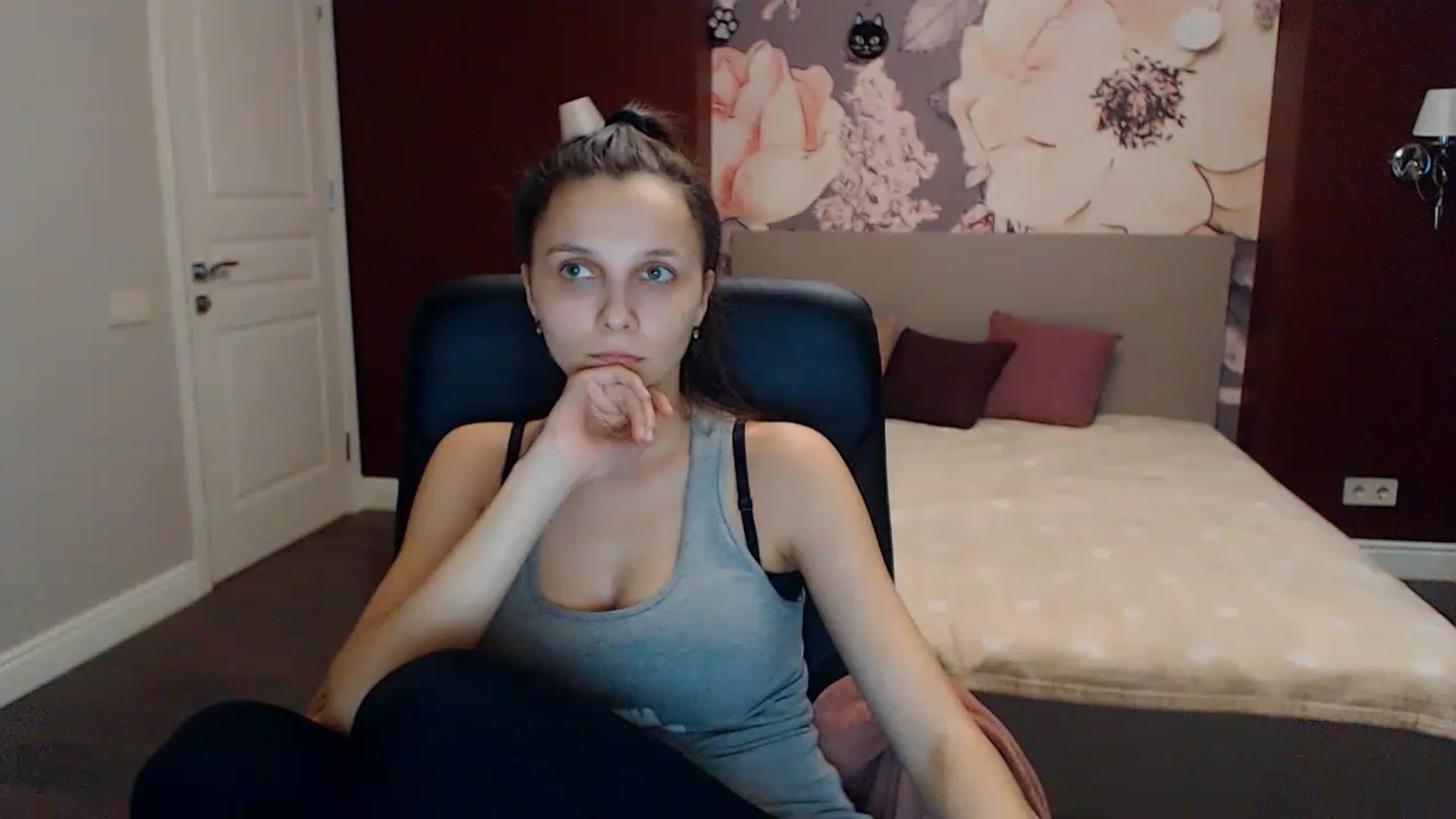 Gallery image thumbnail from Karina_Mils's myfreecams stream on, 01/29/2023, 13:41 image 11 of 20