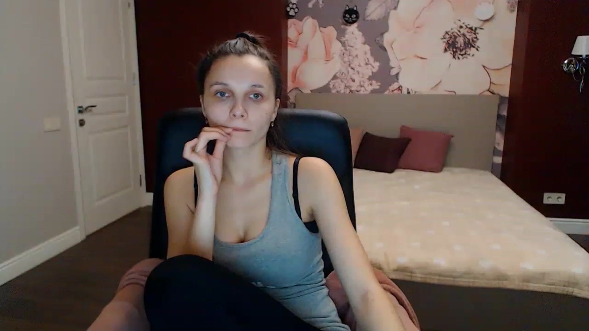 Gallery image thumbnail from Karina_Mils's myfreecams stream on, 01/29/2023, 13:41 image 1 of 20