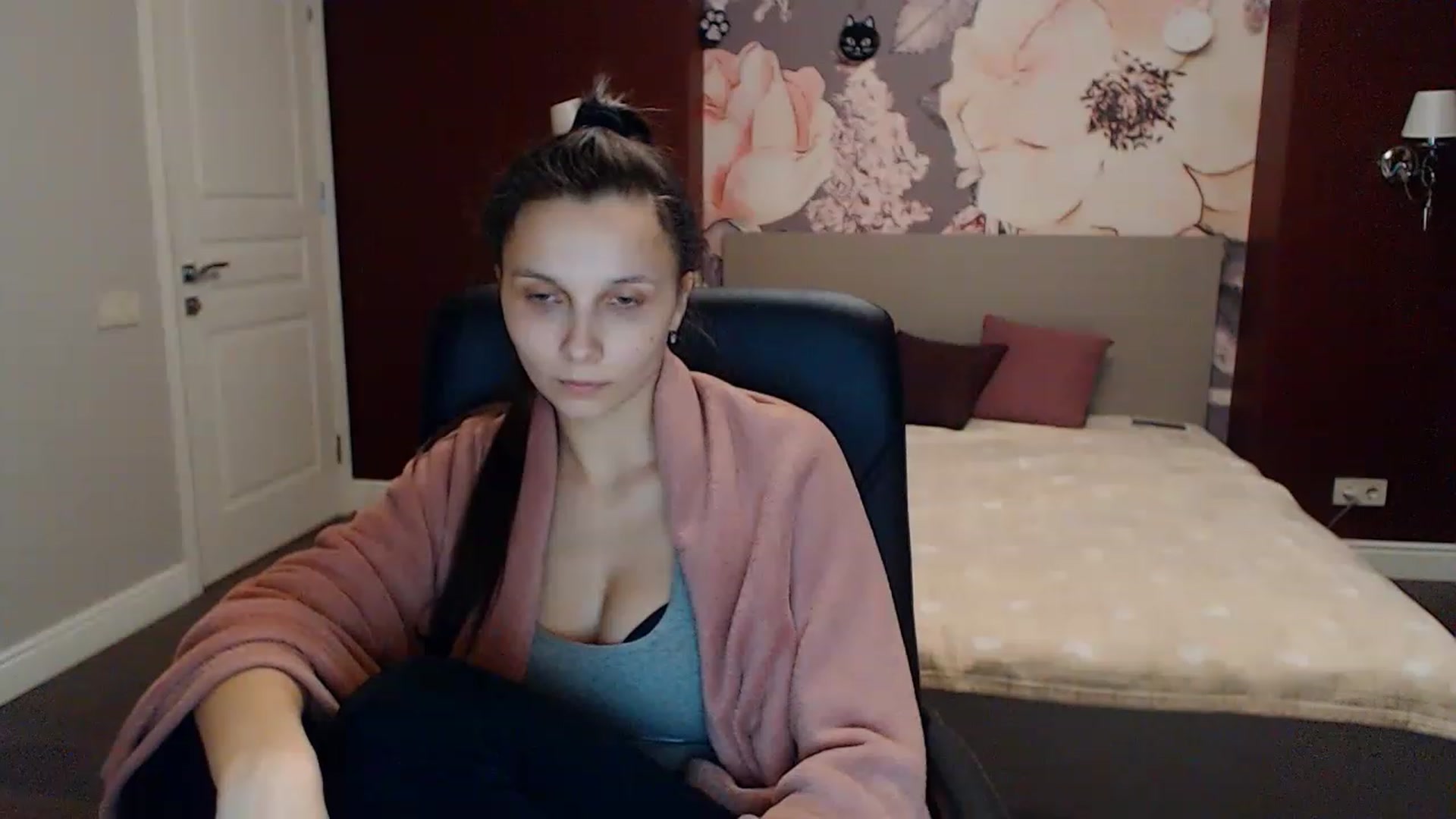 Gallery image thumbnail from Karina_Mils's myfreecams stream on, 01/29/2023, 15:52 image 6 of 20