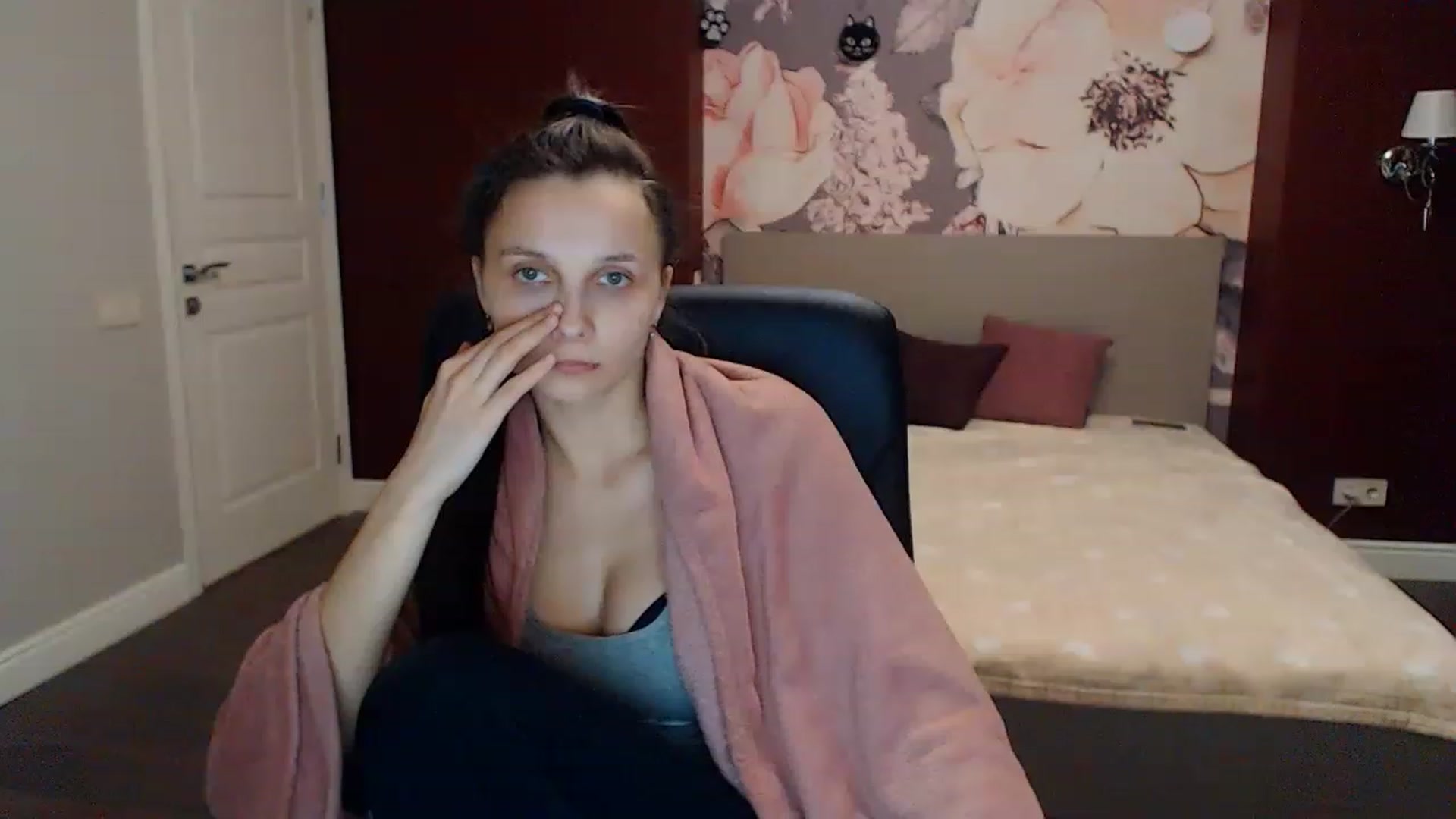 Gallery image thumbnail from Karina_Mils's myfreecams stream on, 01/29/2023, 15:52 image 5 of 20