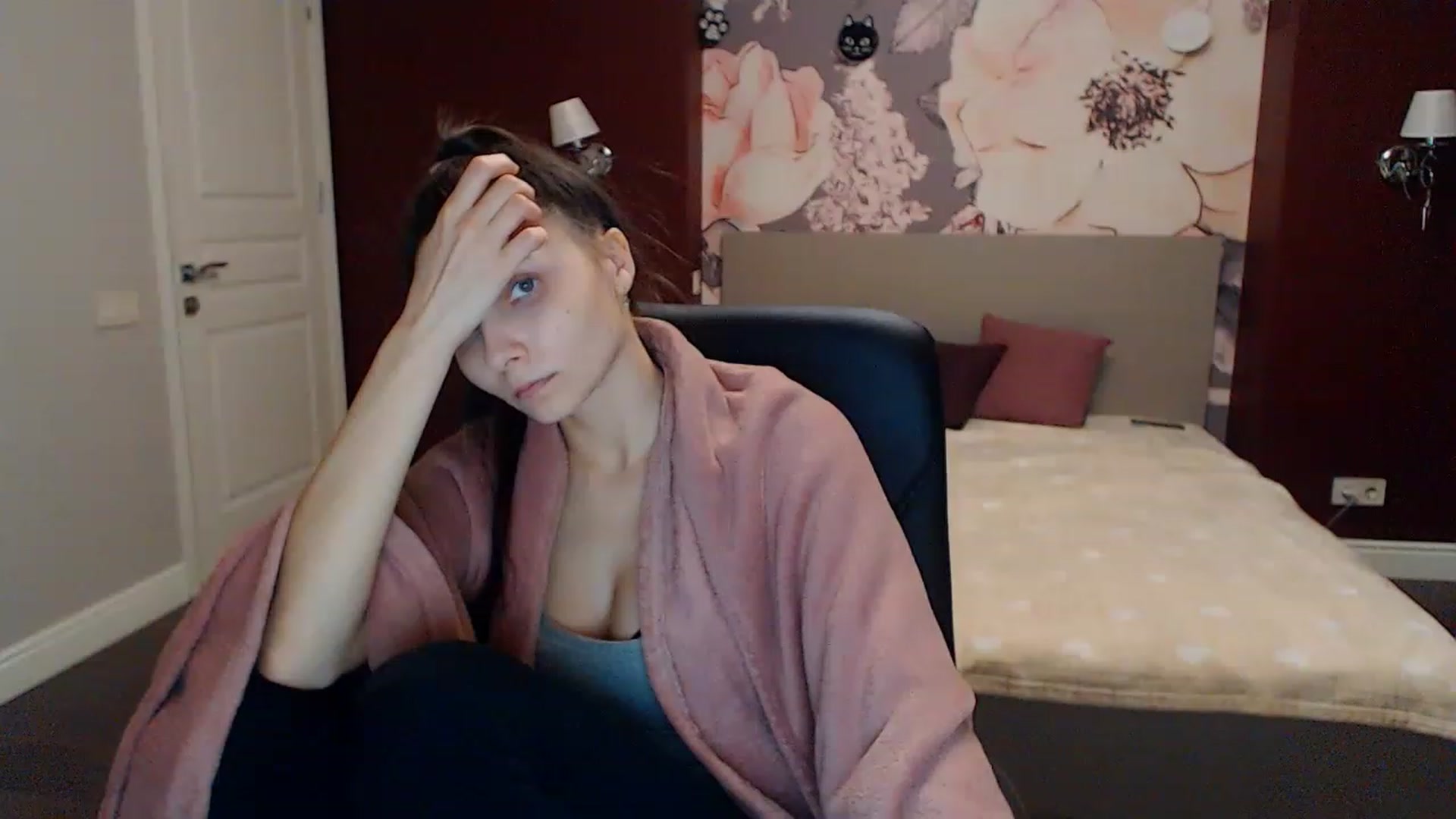 Gallery image thumbnail from Karina_Mils's myfreecams stream on, 01/29/2023, 15:52 image 15 of 20