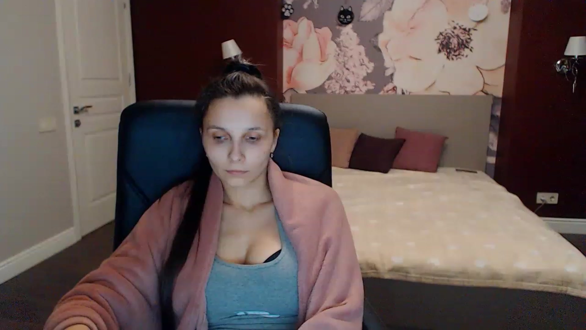 Gallery image thumbnail from Karina_Mils's myfreecams stream on, 01/29/2023, 15:52 image 12 of 20