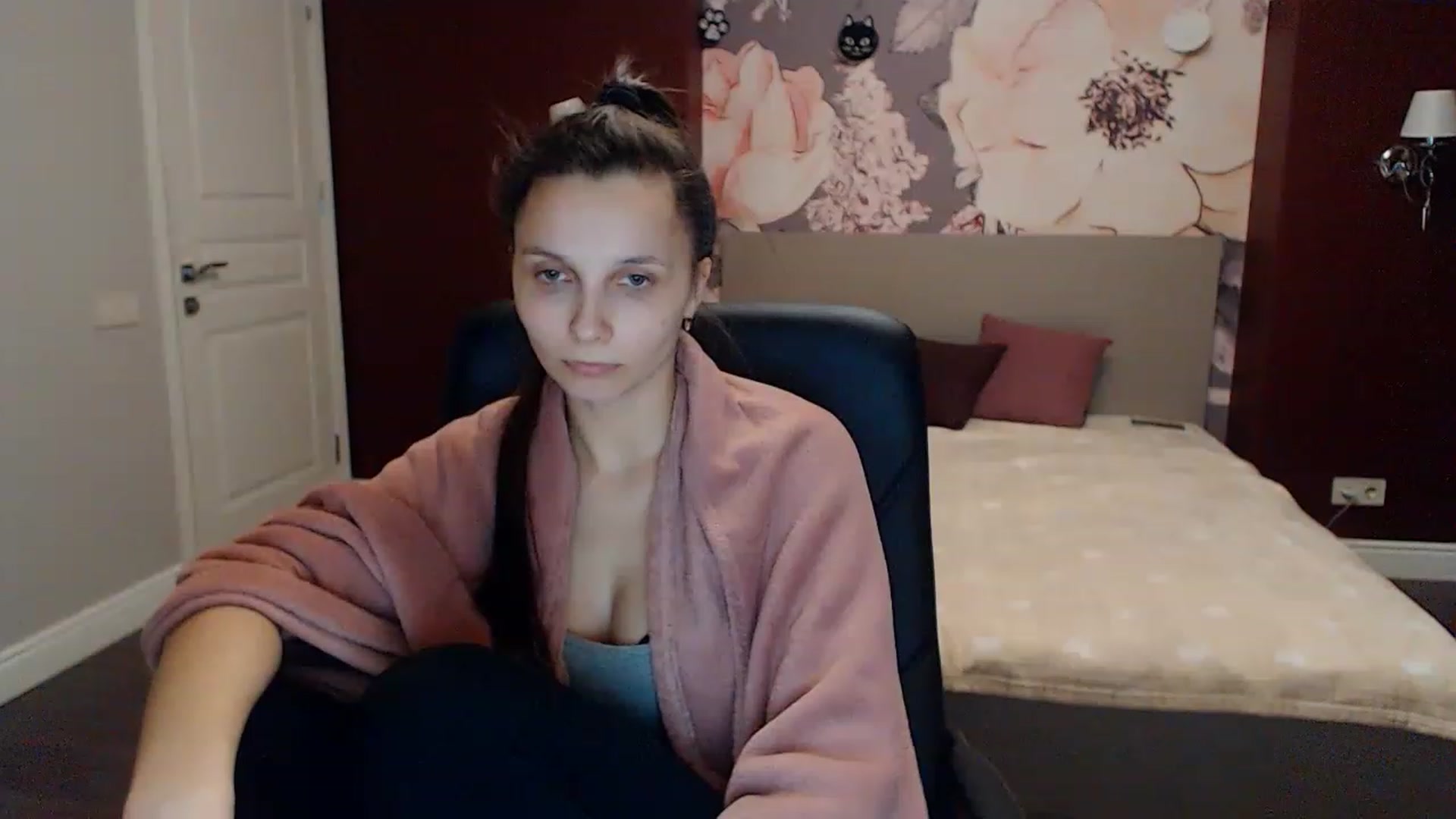 Gallery image thumbnail from Karina_Mils's myfreecams stream on, 01/29/2023, 15:52 image 17 of 20