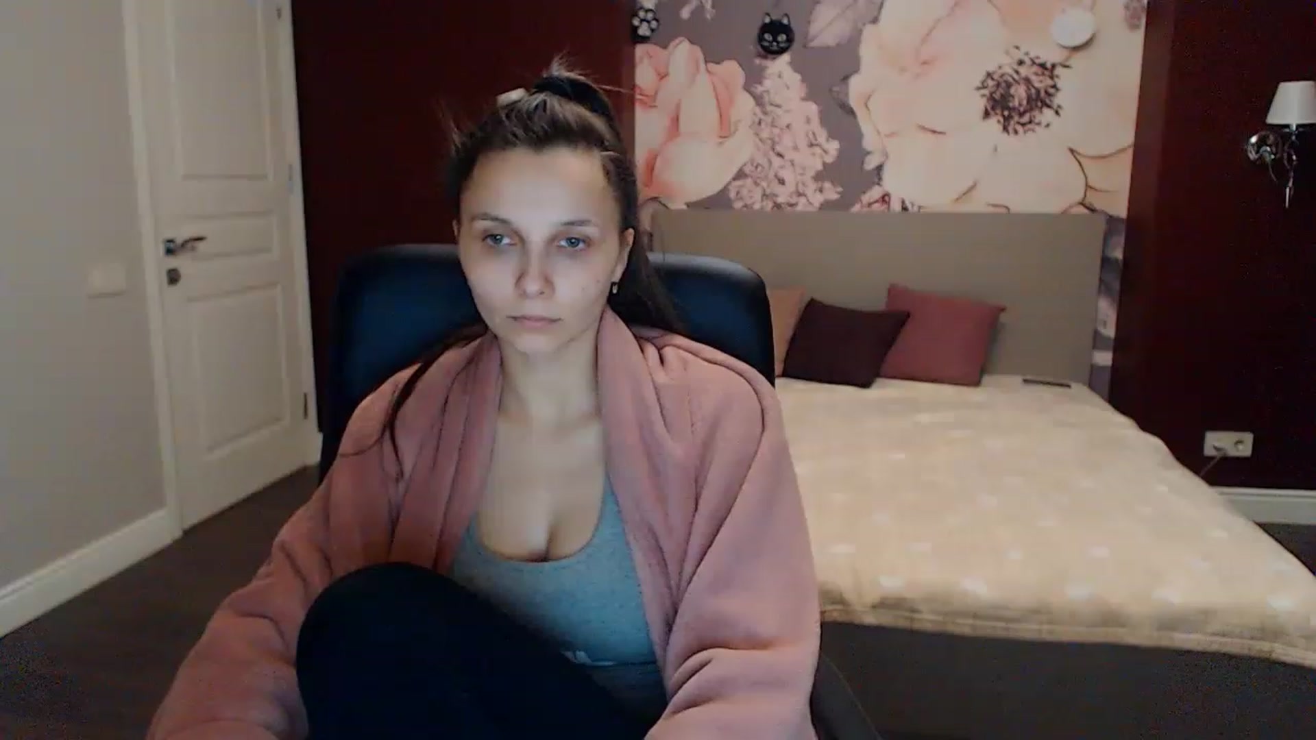 Gallery image thumbnail from Karina_Mils's myfreecams stream on, 01/29/2023, 15:52 image 2 of 20