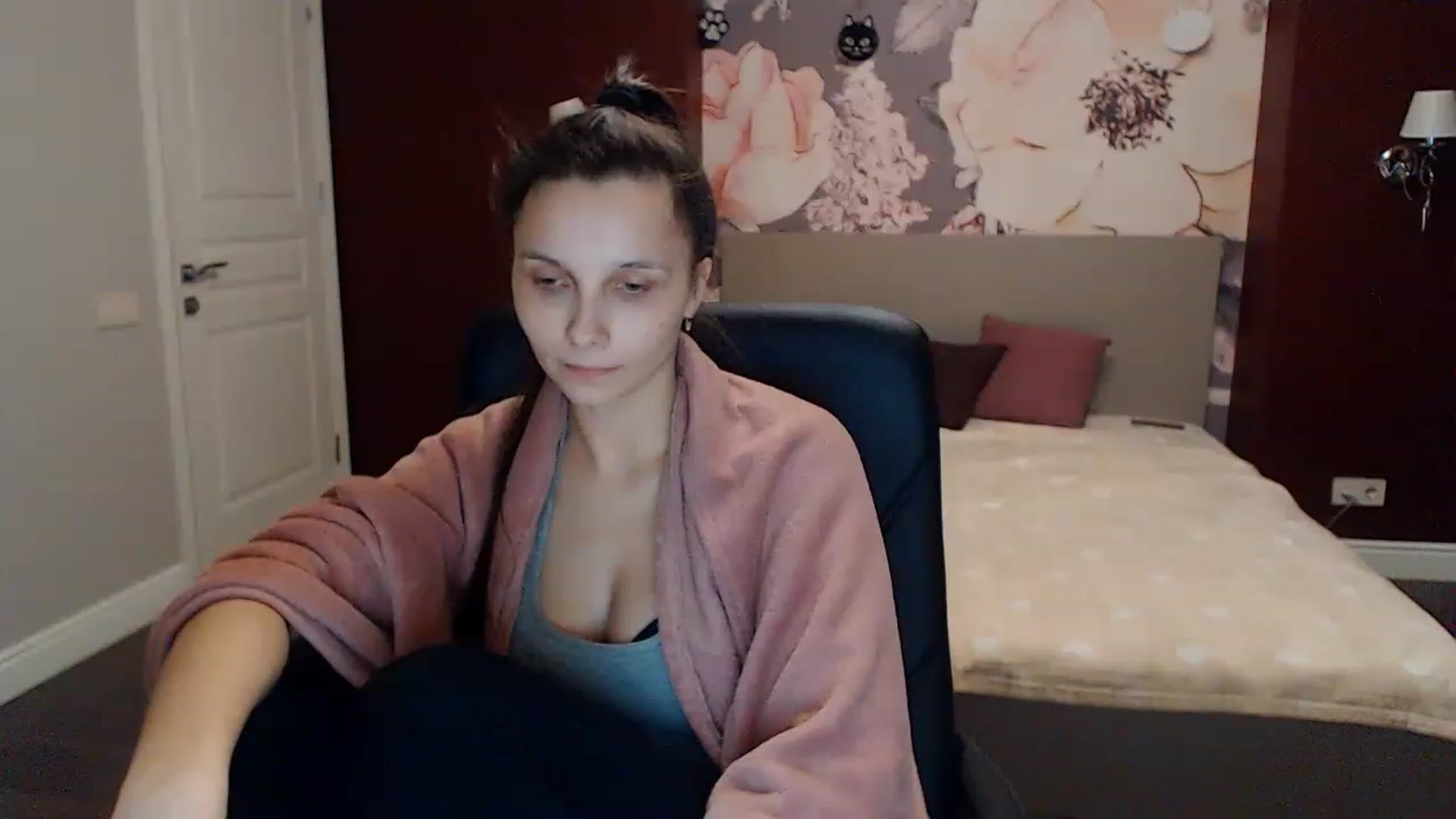 Gallery image thumbnail from Karina_Mils's myfreecams stream on, 01/29/2023, 15:52 image 19 of 20