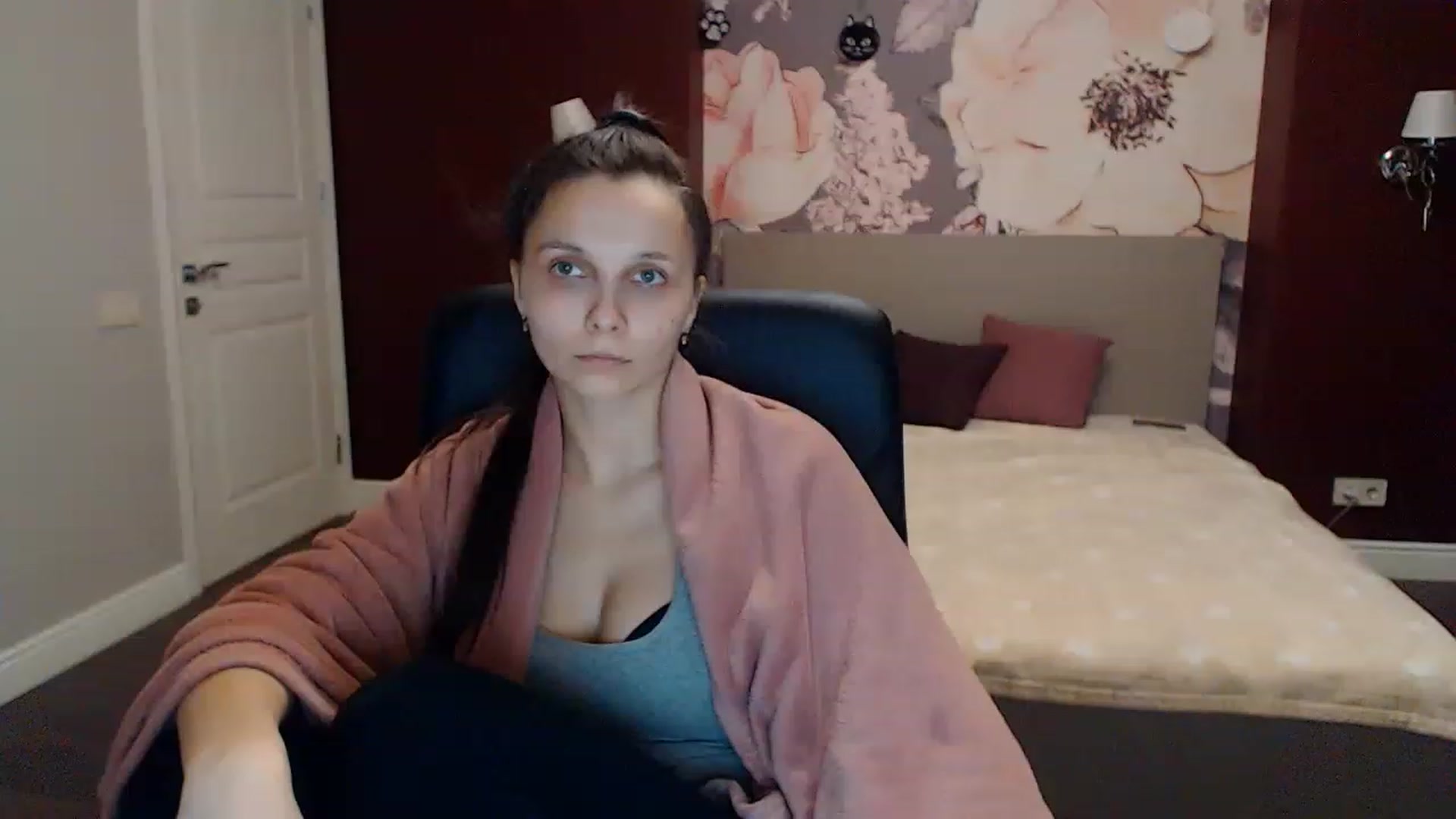Gallery image thumbnail from Karina_Mils's myfreecams stream on, 01/29/2023, 15:52 image 8 of 20