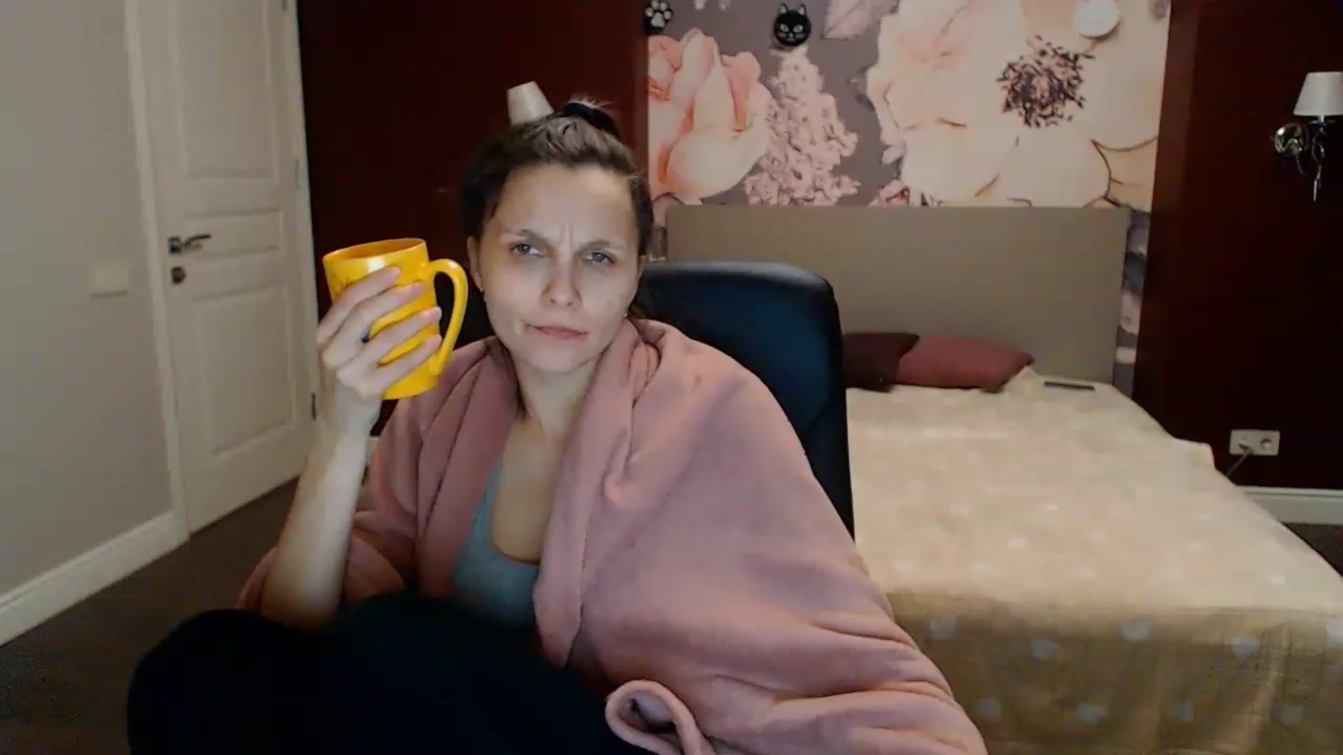 Gallery image thumbnail from Karina_Mils's myfreecams stream on, 01/29/2023, 17:54 image 6 of 20