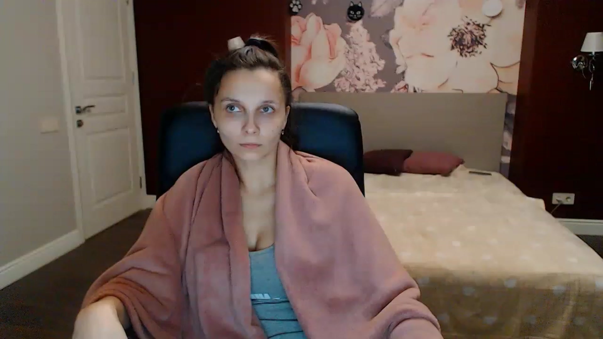 Gallery image thumbnail from Karina_Mils's myfreecams stream on, 01/29/2023, 17:54 image 19 of 20