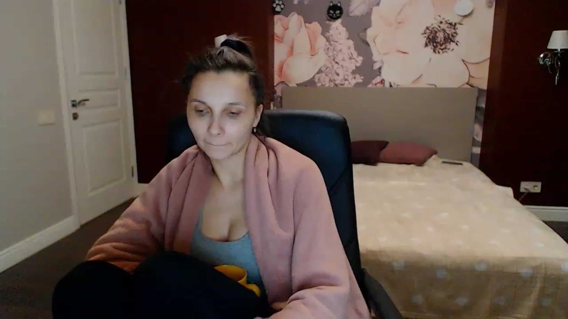 Gallery image thumbnail from Karina_Mils's myfreecams stream on, 01/29/2023, 17:54 image 4 of 20