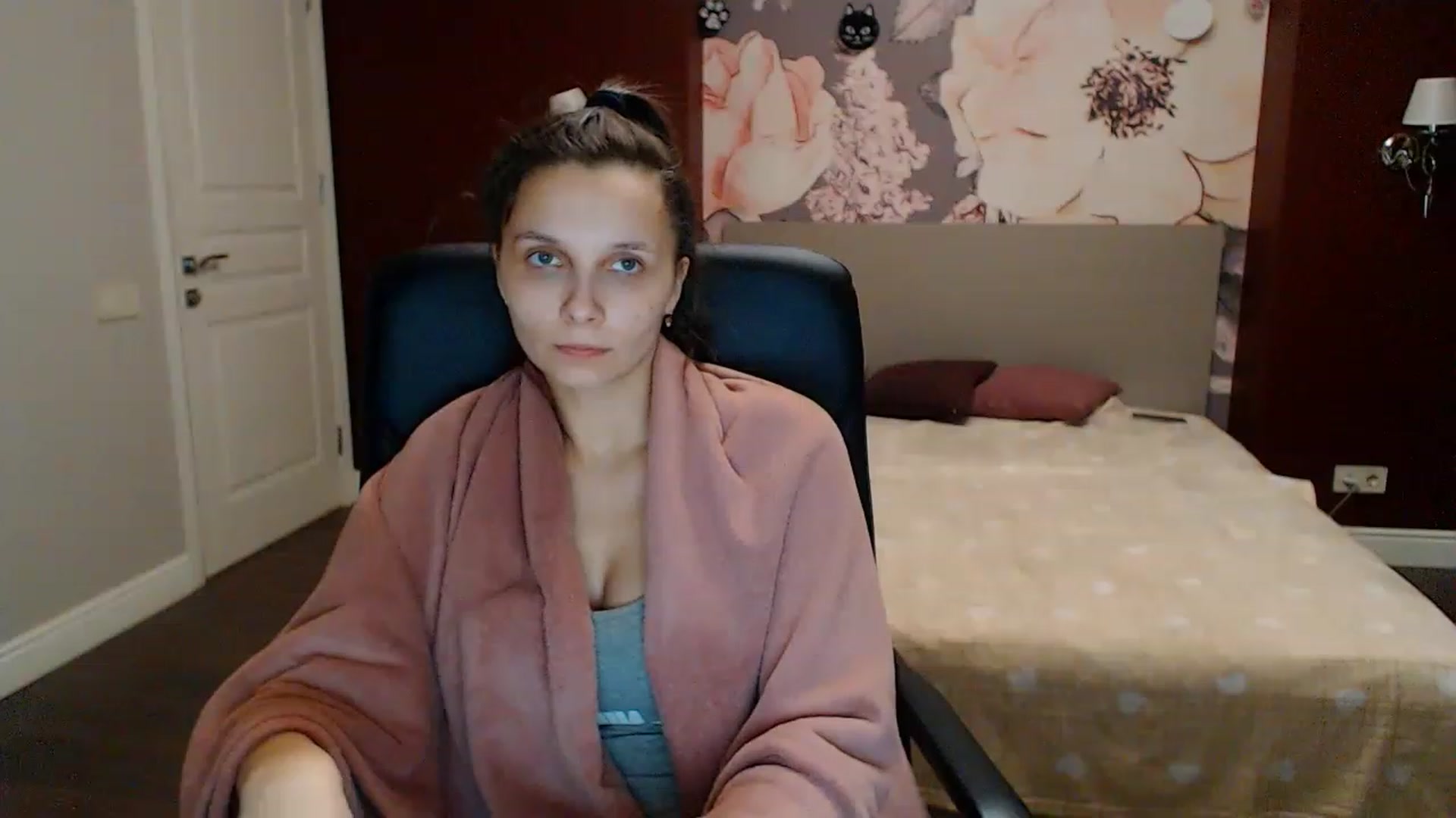 Gallery image thumbnail from Karina_Mils's myfreecams stream on, 01/29/2023, 17:54 image 18 of 20