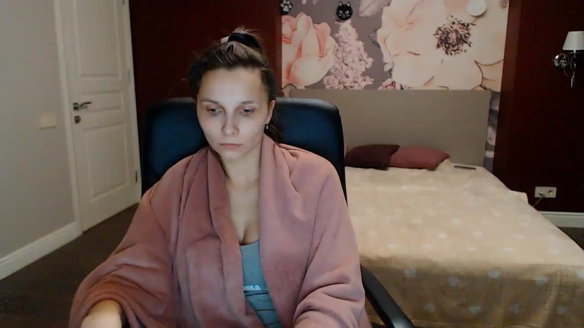 Gallery image thumbnail from Karina_Mils's myfreecams stream on, 01/29/2023, 17:54 image 16 of 20