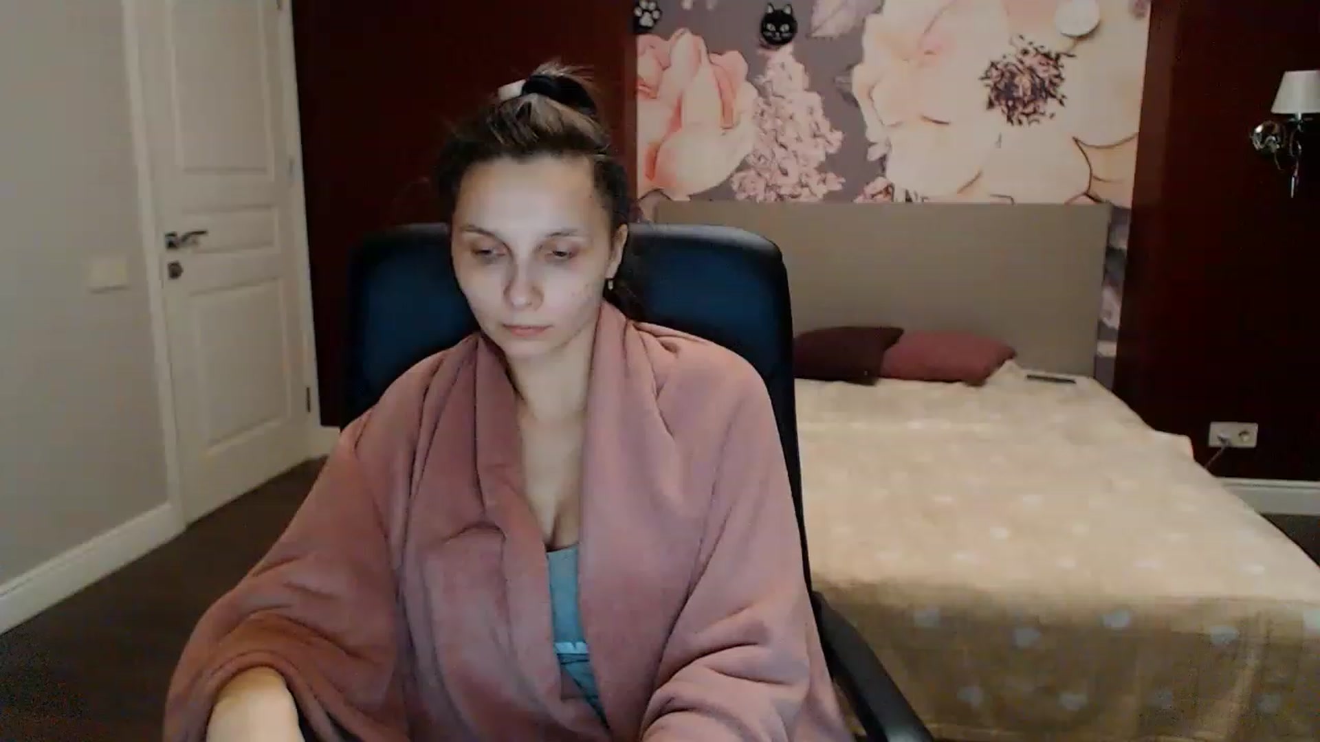 Gallery image thumbnail from Karina_Mils's myfreecams stream on, 01/29/2023, 17:54 image 13 of 20