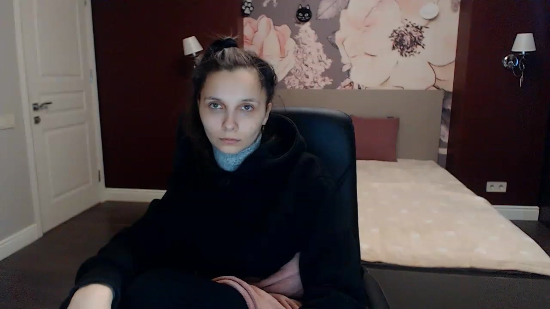 Gallery image thumbnail from Karina_Mils's myfreecams stream on, 01/30/2023, 07:35 image 8 of 20