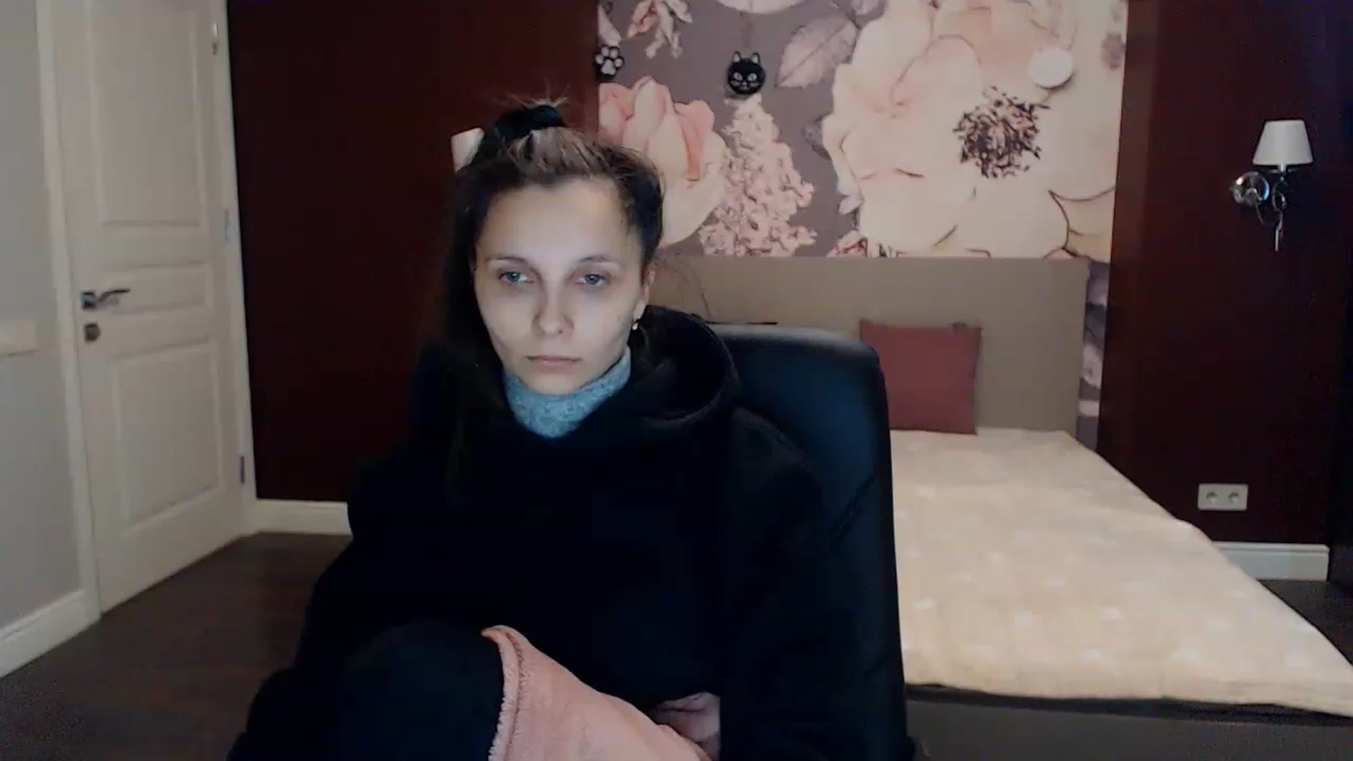Gallery image thumbnail from Karina_Mils's myfreecams stream on, 01/30/2023, 07:35 image 15 of 20