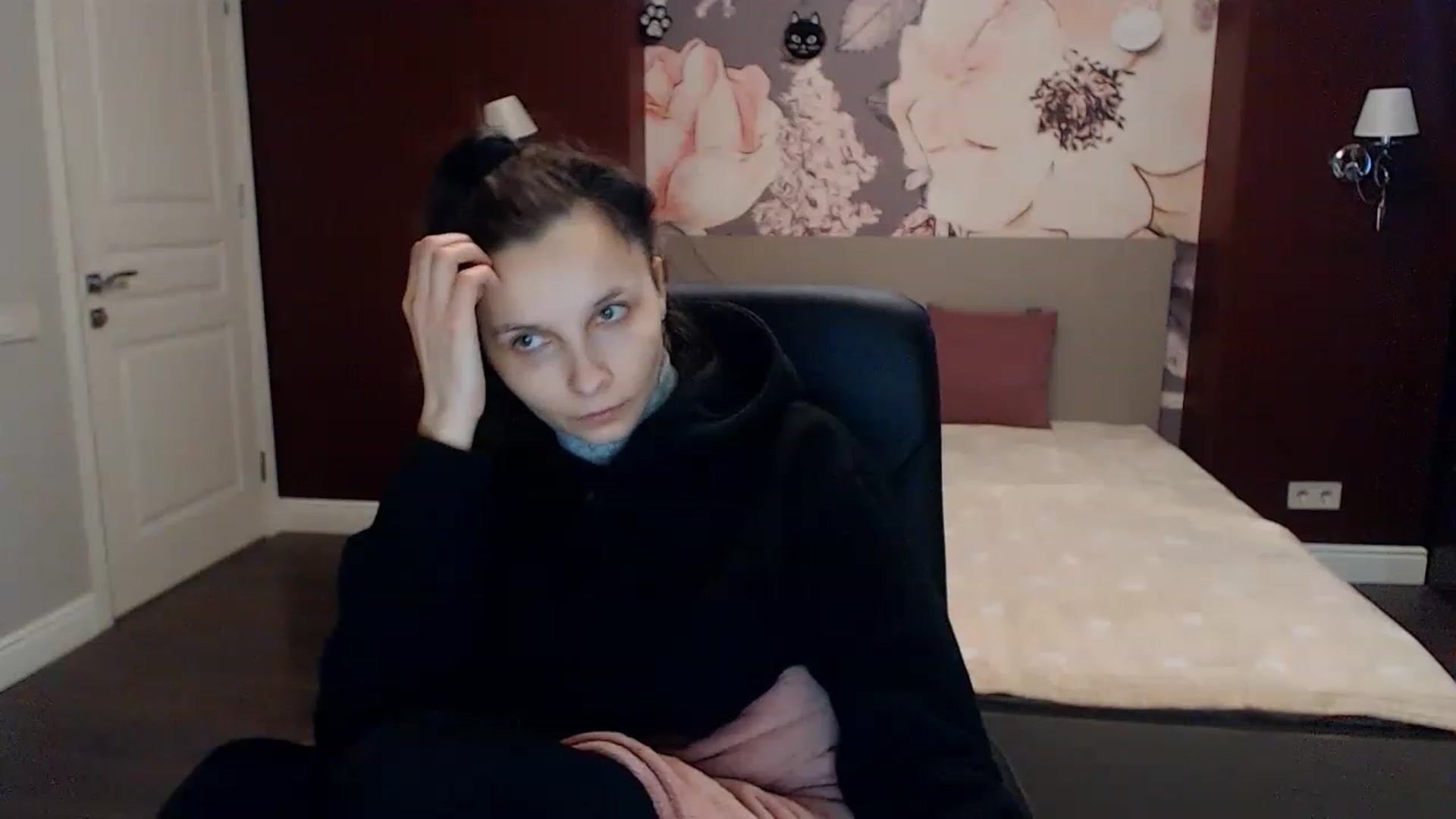 Gallery image thumbnail from Karina_Mils's myfreecams stream on, 01/30/2023, 07:35 image 7 of 20