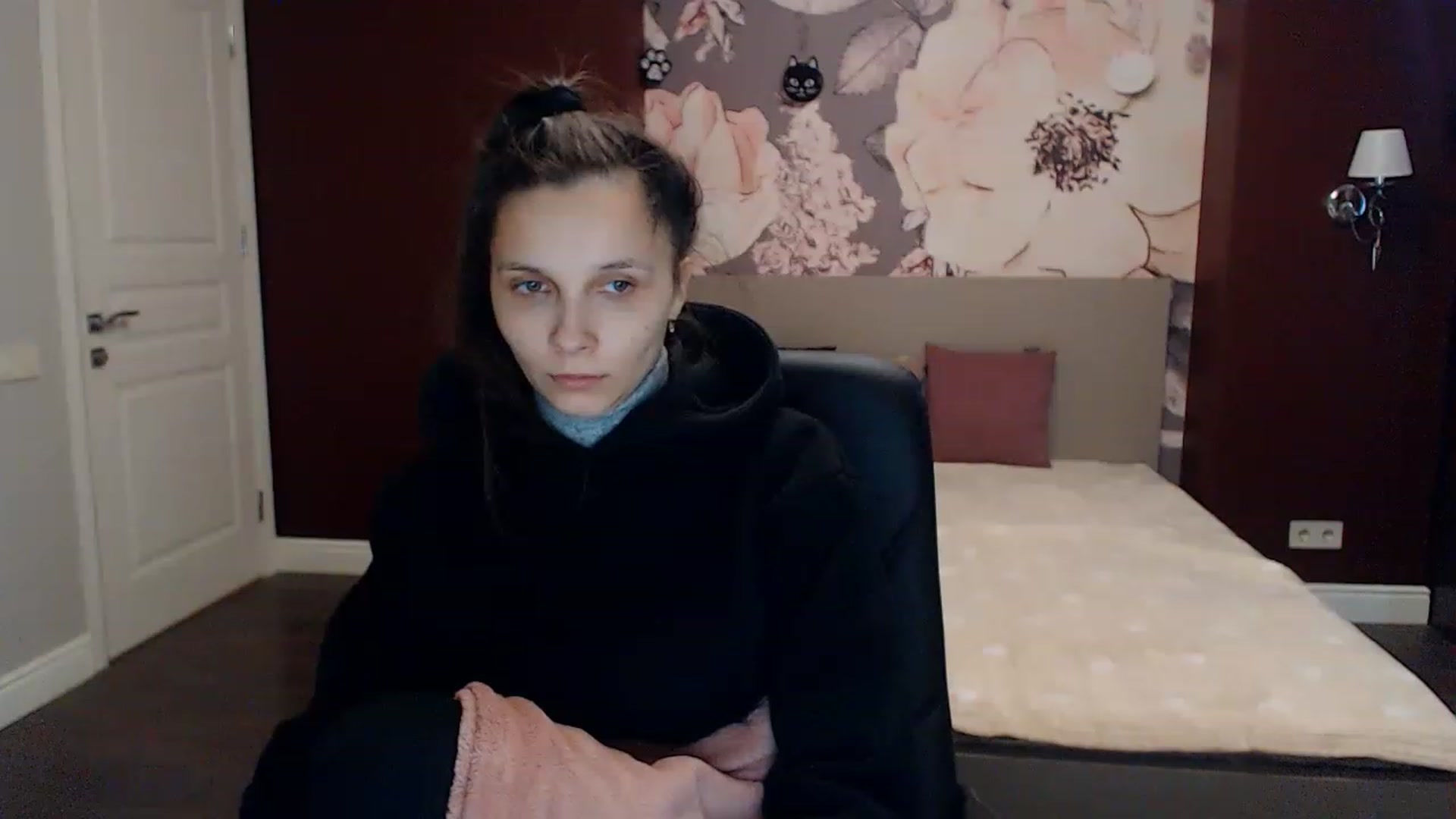 Gallery image thumbnail from Karina_Mils's myfreecams stream on, 01/30/2023, 07:35 image 10 of 20