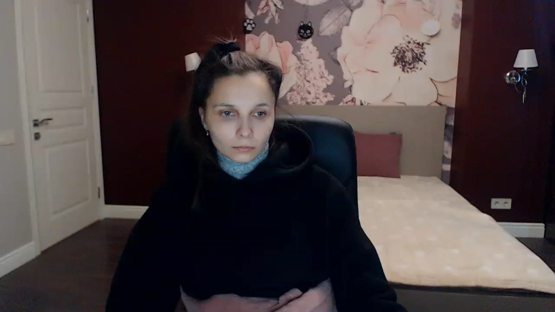 Gallery image thumbnail from Karina_Mils's myfreecams stream on, 01/30/2023, 07:35 image 16 of 20