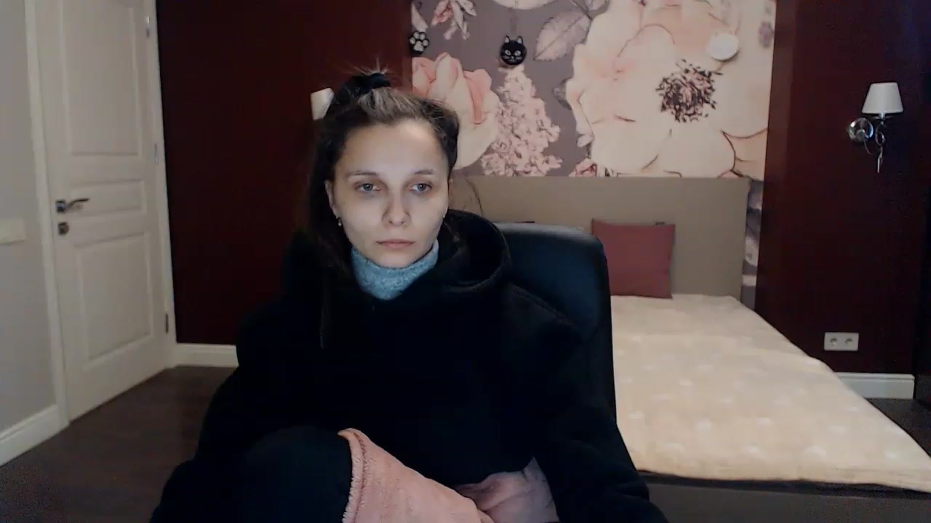 Gallery image thumbnail from Karina_Mils's myfreecams stream on, 01/30/2023, 07:35 image 13 of 20