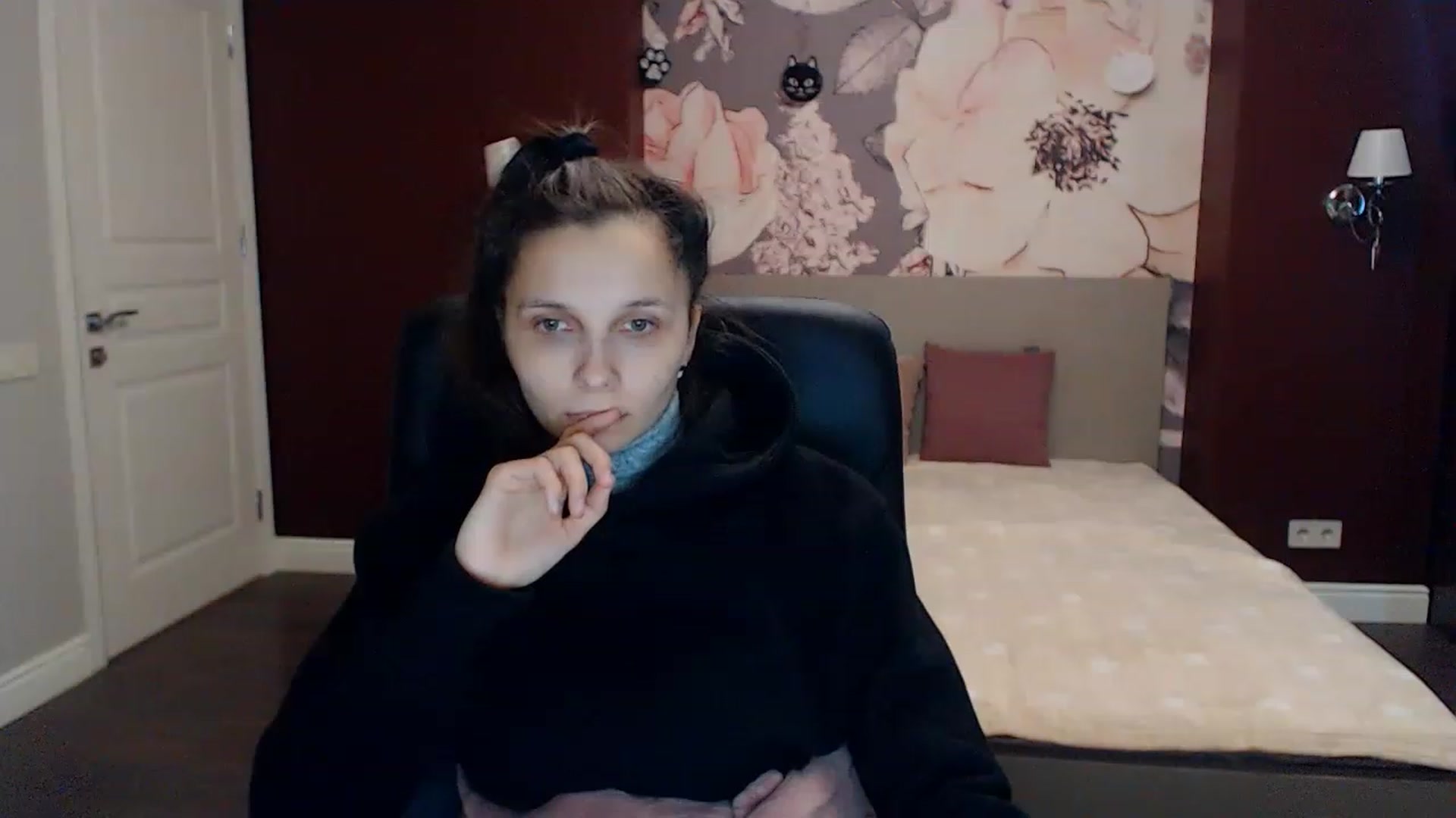 Gallery image thumbnail from Karina_Mils's myfreecams stream on, 01/30/2023, 07:35 image 19 of 20