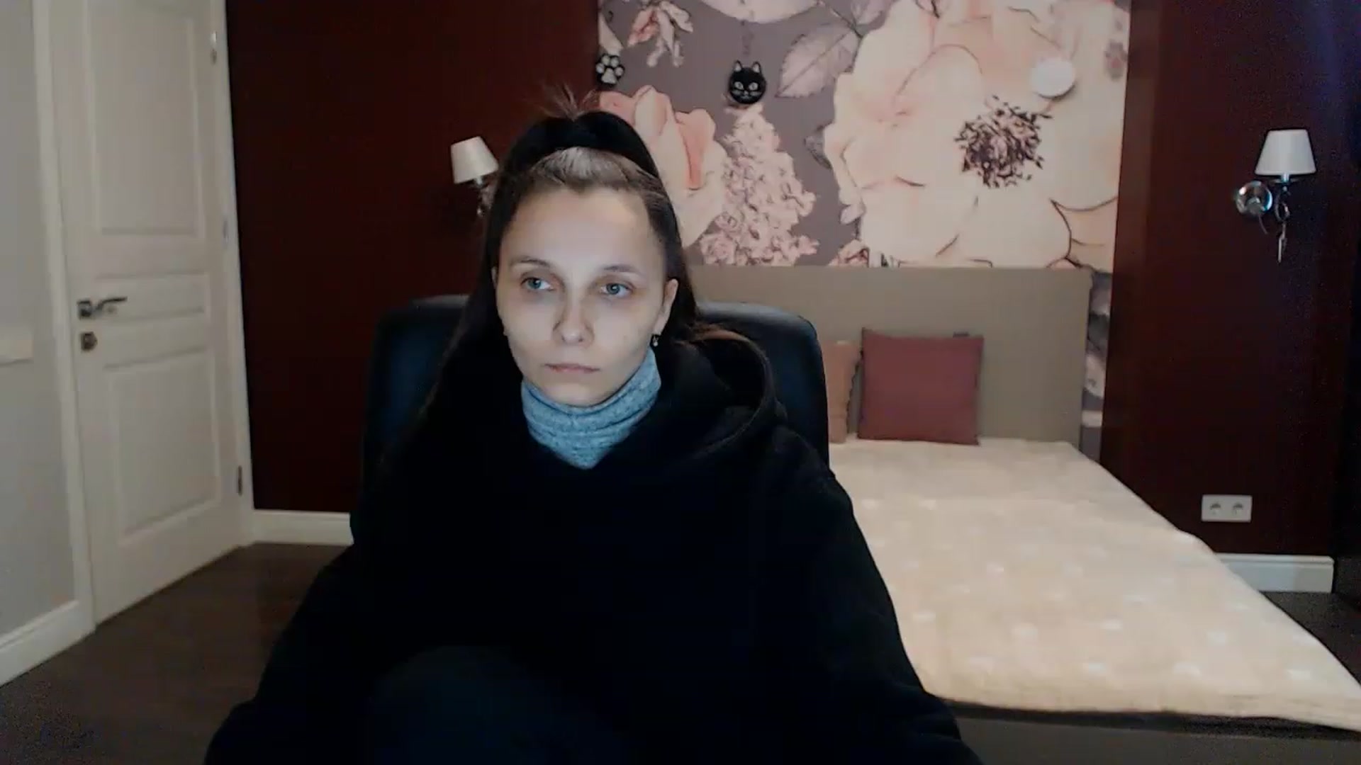 Gallery image thumbnail from Karina_Mils's myfreecams stream on, 01/30/2023, 09:45 image 14 of 20