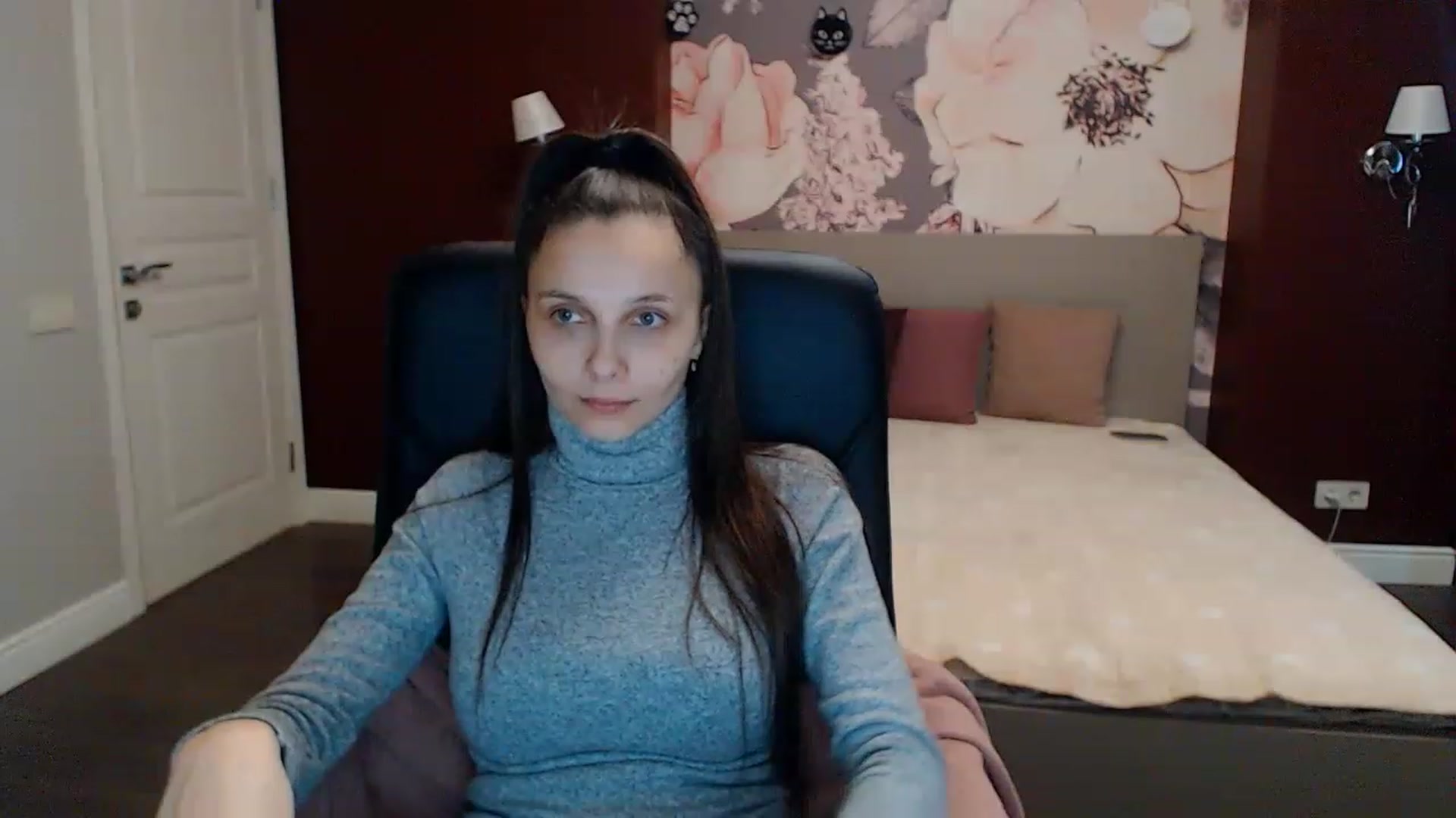 Gallery image thumbnail from Karina_Mils's myfreecams stream on, 01/31/2023, 12:01 image 18 of 20