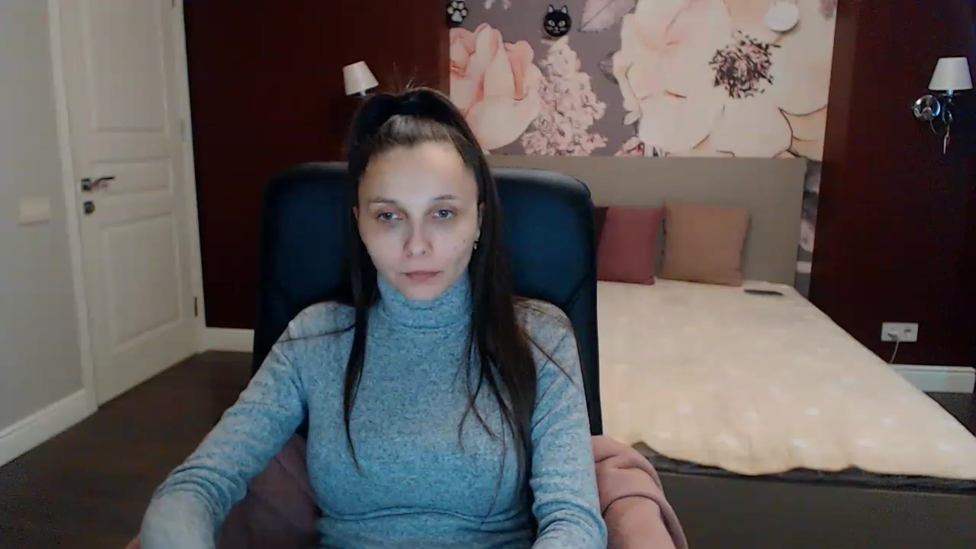 Gallery image thumbnail from Karina_Mils's myfreecams stream on, 01/31/2023, 12:01 image 14 of 20
