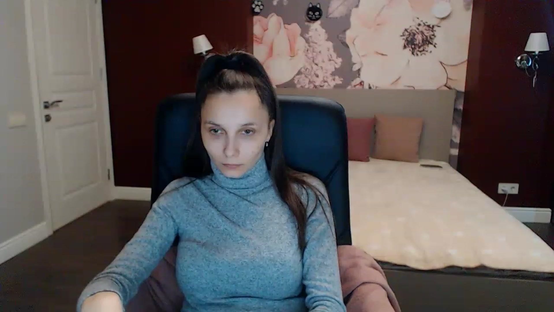 Gallery image thumbnail from Karina_Mils's myfreecams stream on, 01/31/2023, 12:01 image 6 of 20