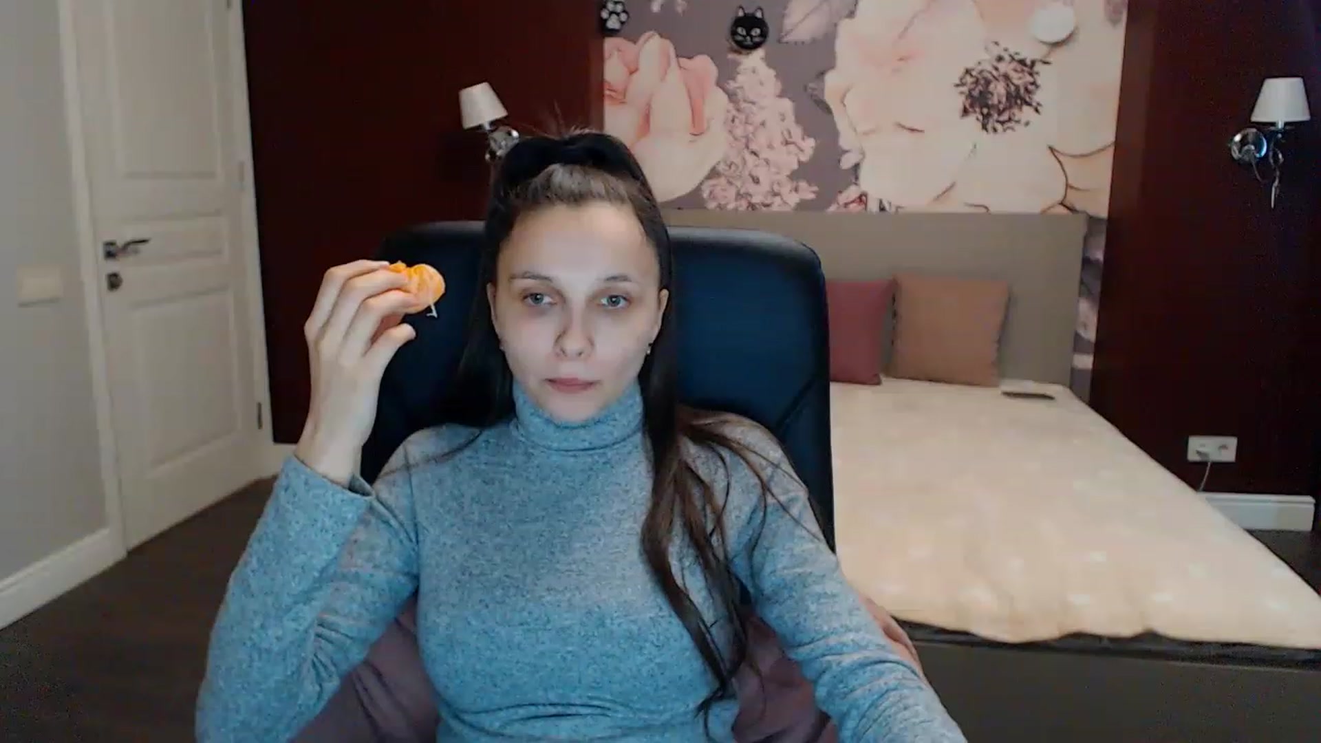 Gallery image thumbnail from Karina_Mils's myfreecams stream on, 01/31/2023, 12:01 image 8 of 20