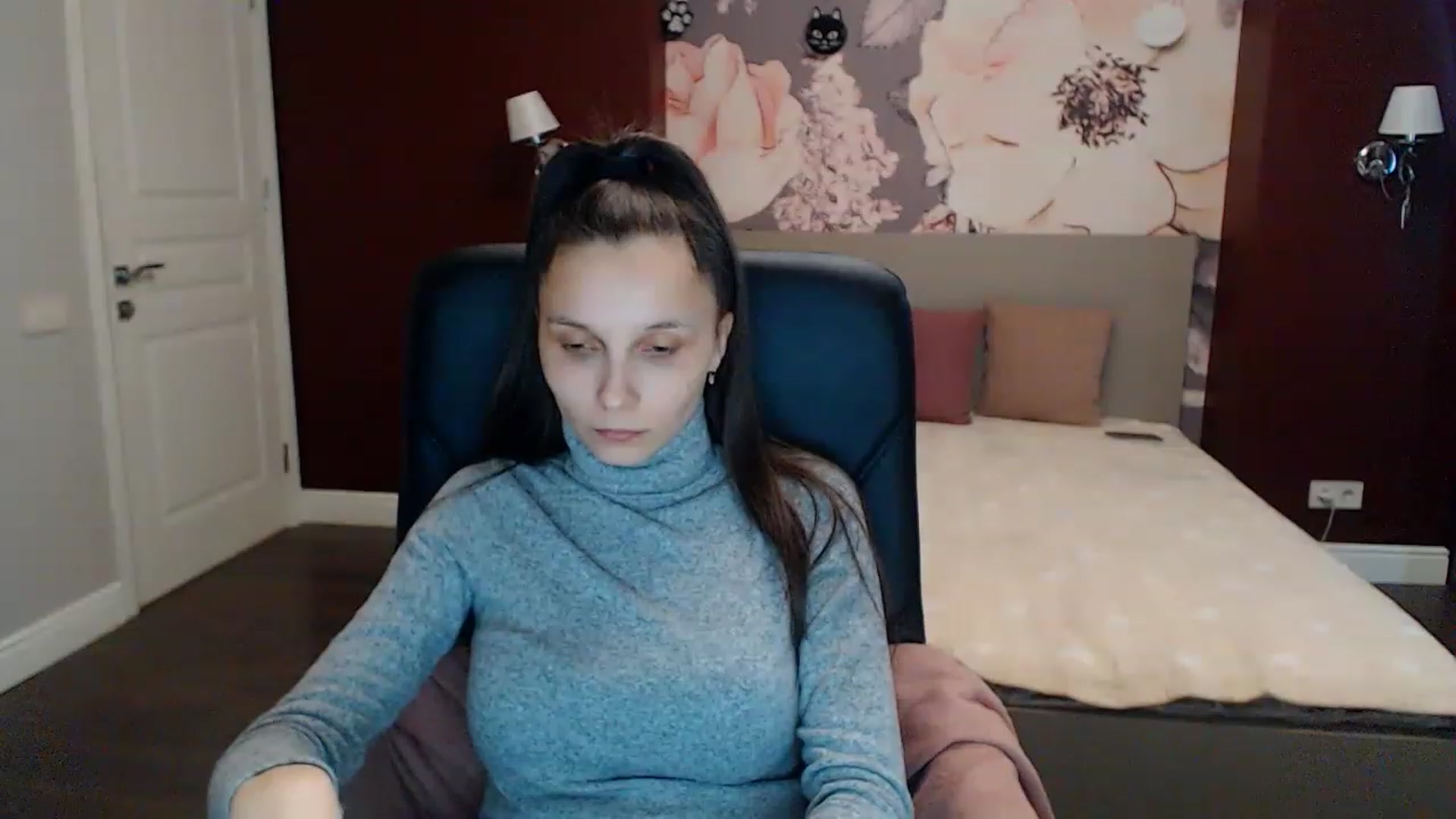 Gallery image thumbnail from Karina_Mils's myfreecams stream on, 01/31/2023, 12:01 image 4 of 20