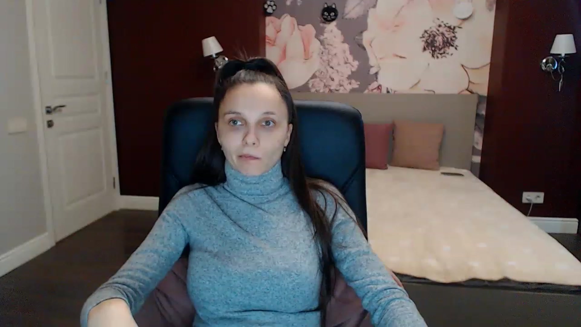 Gallery image thumbnail from Karina_Mils's myfreecams stream on, 01/31/2023, 12:01 image 3 of 20