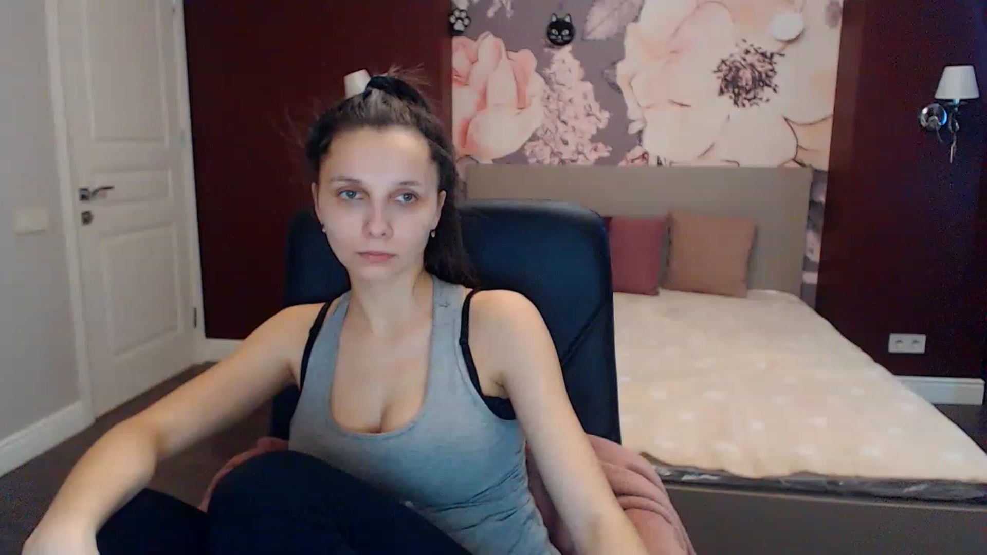 Gallery image thumbnail from Karina_Mils's myfreecams stream on, 02/01/2023, 07:54 image 13 of 20