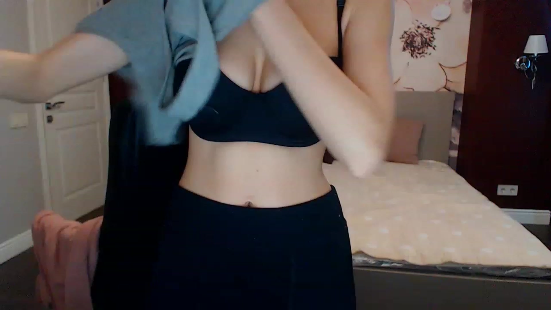 Gallery image thumbnail from Karina_Mils's myfreecams stream on, 02/01/2023, 07:54 image 6 of 20