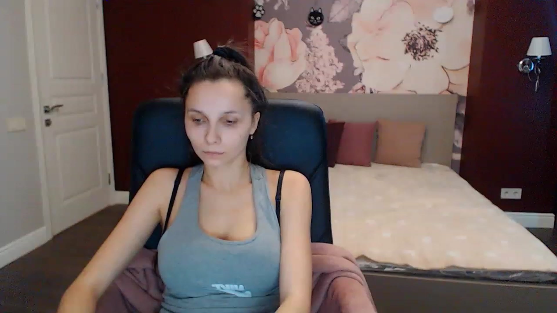Gallery image thumbnail from Karina_Mils's myfreecams stream on, 02/01/2023, 07:54 image 15 of 20