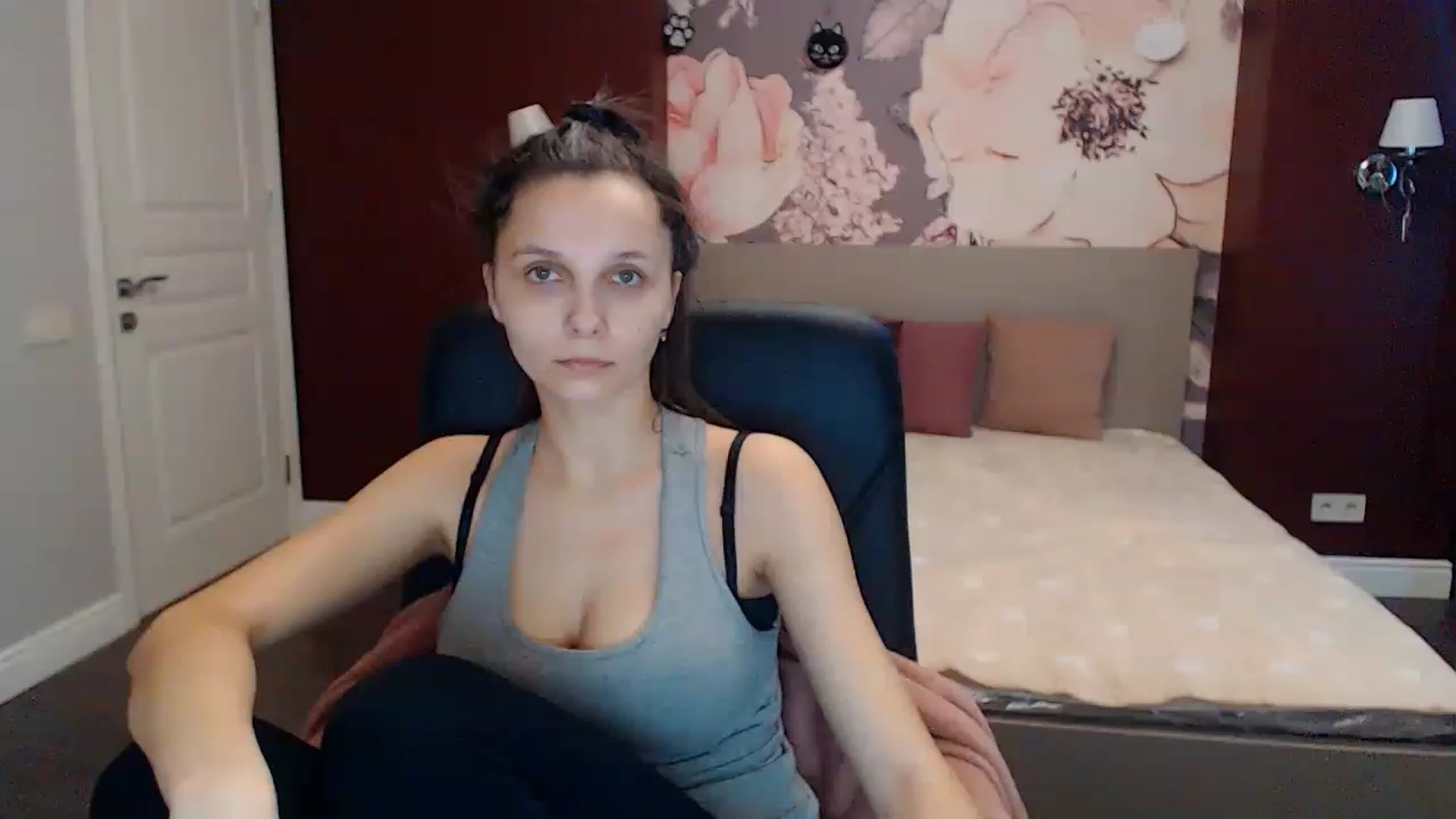 Gallery image thumbnail from Karina_Mils's myfreecams stream on, 02/01/2023, 07:54 image 8 of 20