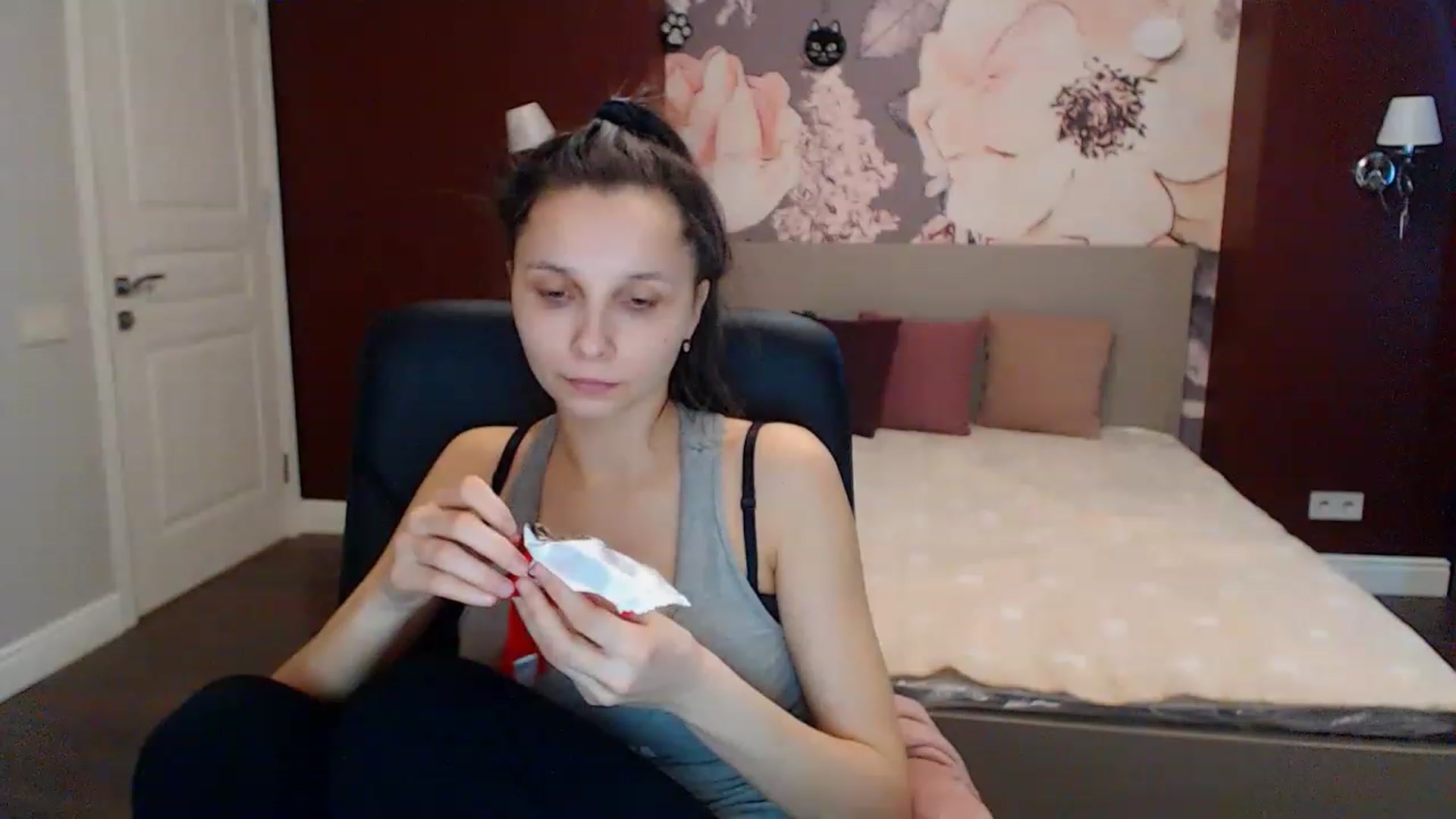 Gallery image thumbnail from Karina_Mils's myfreecams stream on, 02/01/2023, 07:54 image 19 of 20