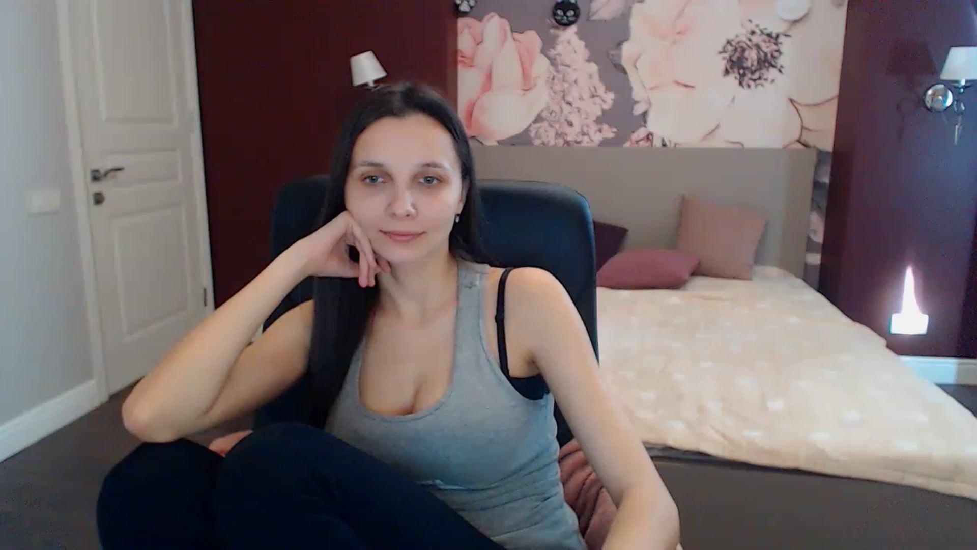 Gallery image thumbnail from Karina_Mils's myfreecams stream on, 02/01/2023, 11:10 image 4 of 20