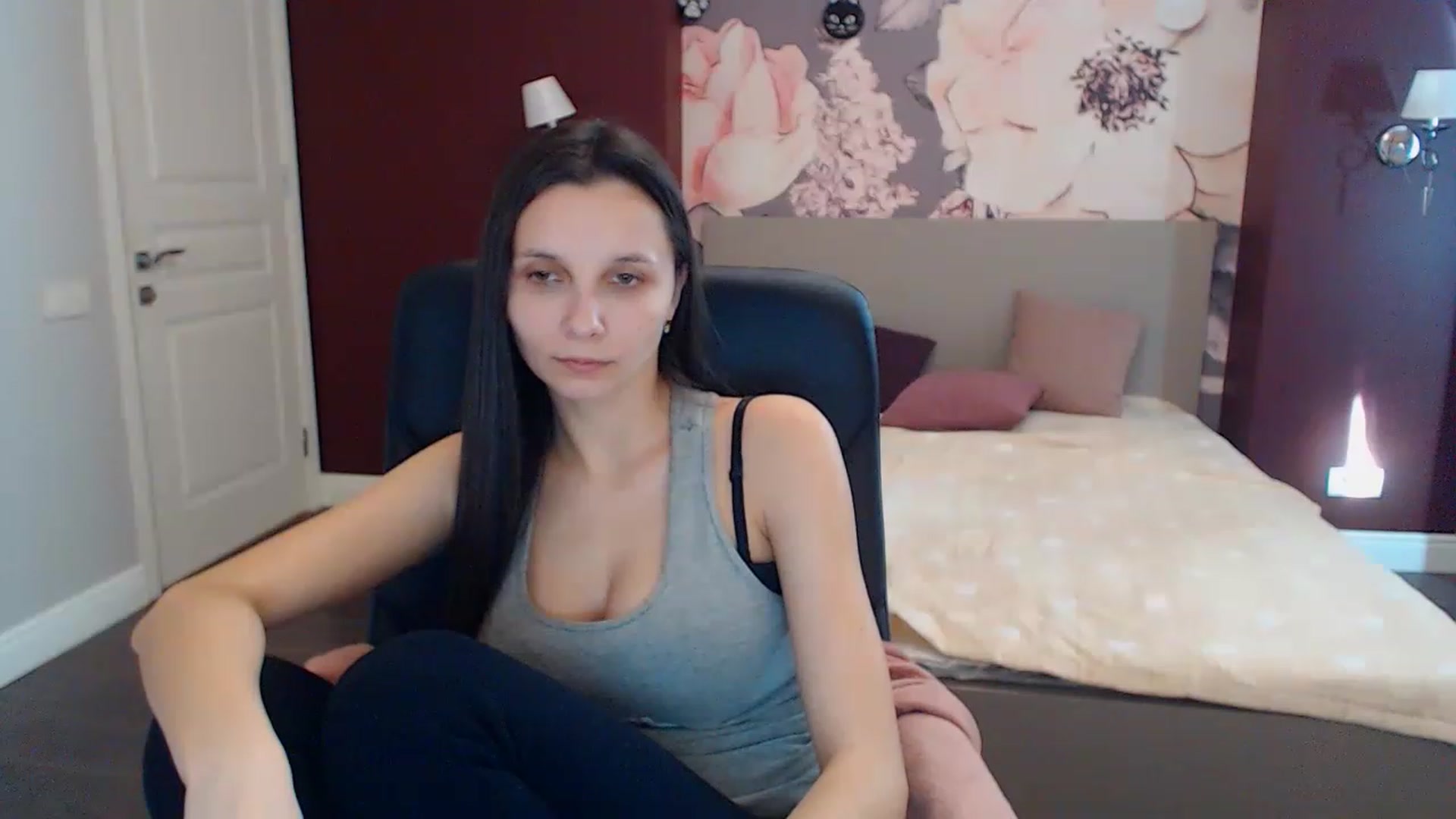 Gallery image thumbnail from Karina_Mils's myfreecams stream on, 02/01/2023, 11:10 image 3 of 20