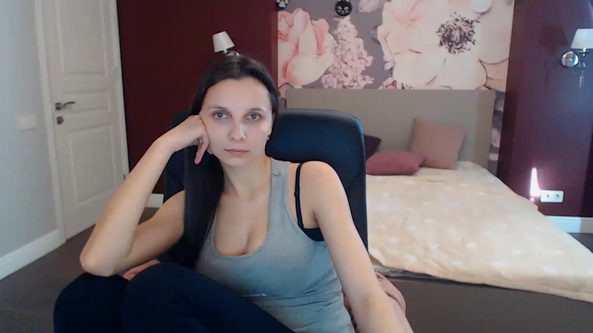 Gallery image thumbnail from Karina_Mils's myfreecams stream on, 02/01/2023, 11:10 image 19 of 20