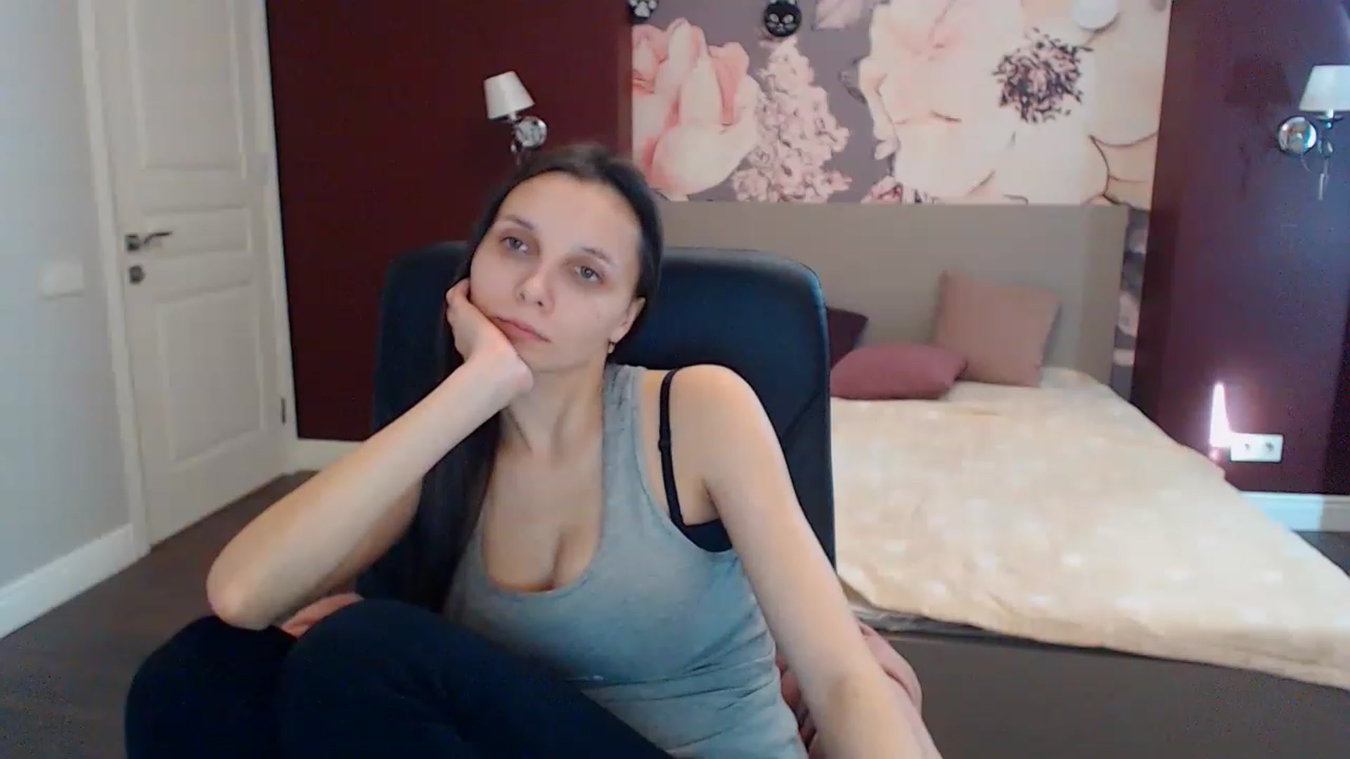 Gallery image thumbnail from Karina_Mils's myfreecams stream on, 02/01/2023, 11:10 image 18 of 20