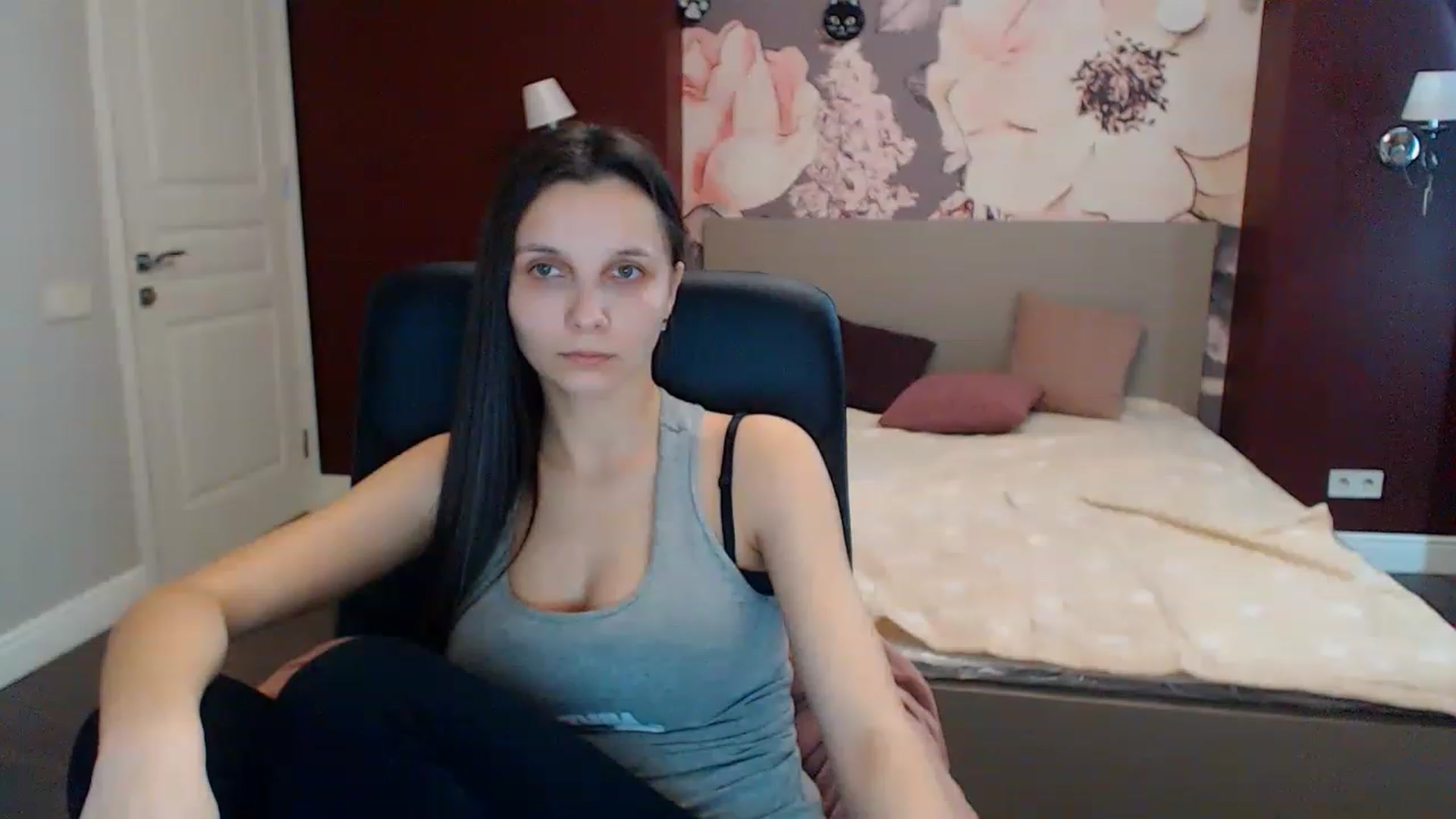 Gallery image thumbnail from Karina_Mils's myfreecams stream on, 02/01/2023, 11:49 image 18 of 20