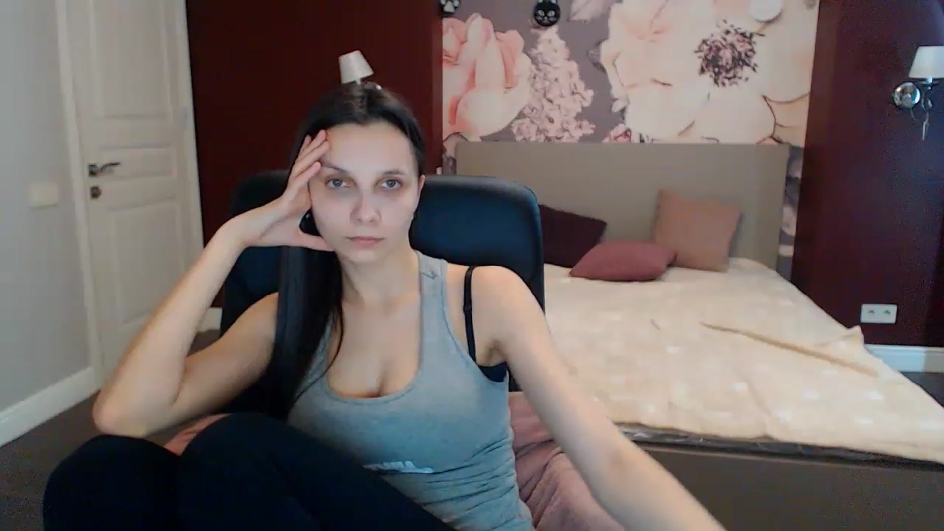 Gallery image thumbnail from Karina_Mils's myfreecams stream on, 02/01/2023, 11:49 image 14 of 20