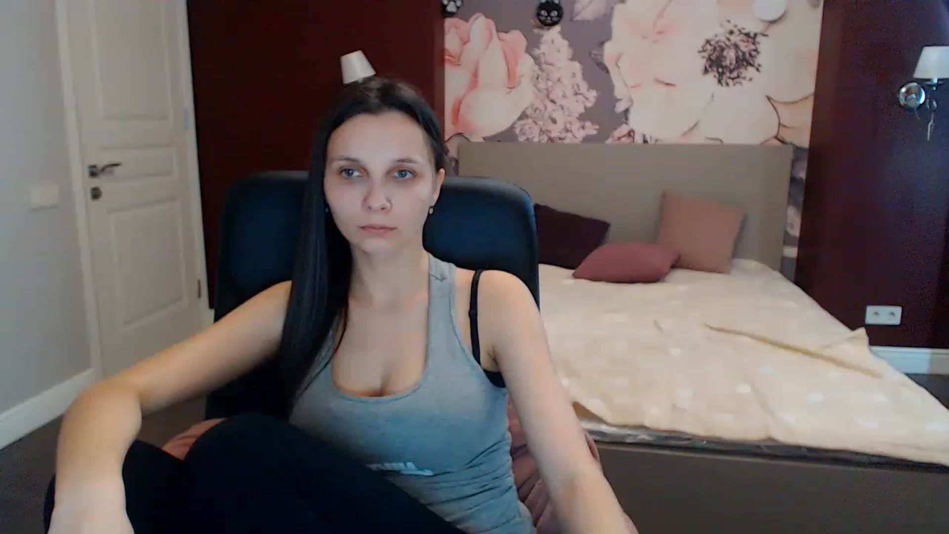 Gallery image thumbnail from Karina_Mils's myfreecams stream on, 02/01/2023, 11:49 image 10 of 20